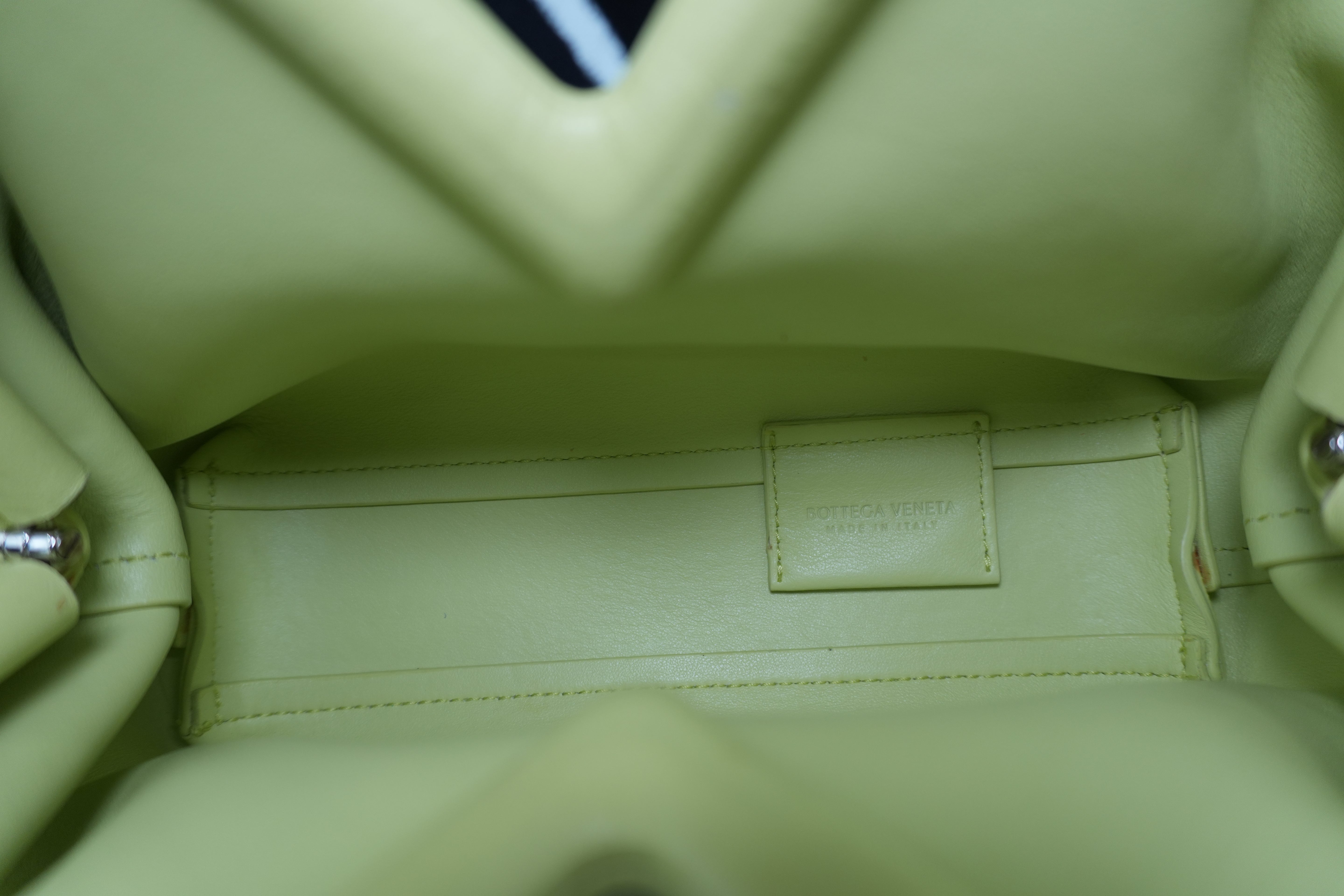 Pre-owned Bottega Leather Magnetic Shoulder Bag Light Green Used