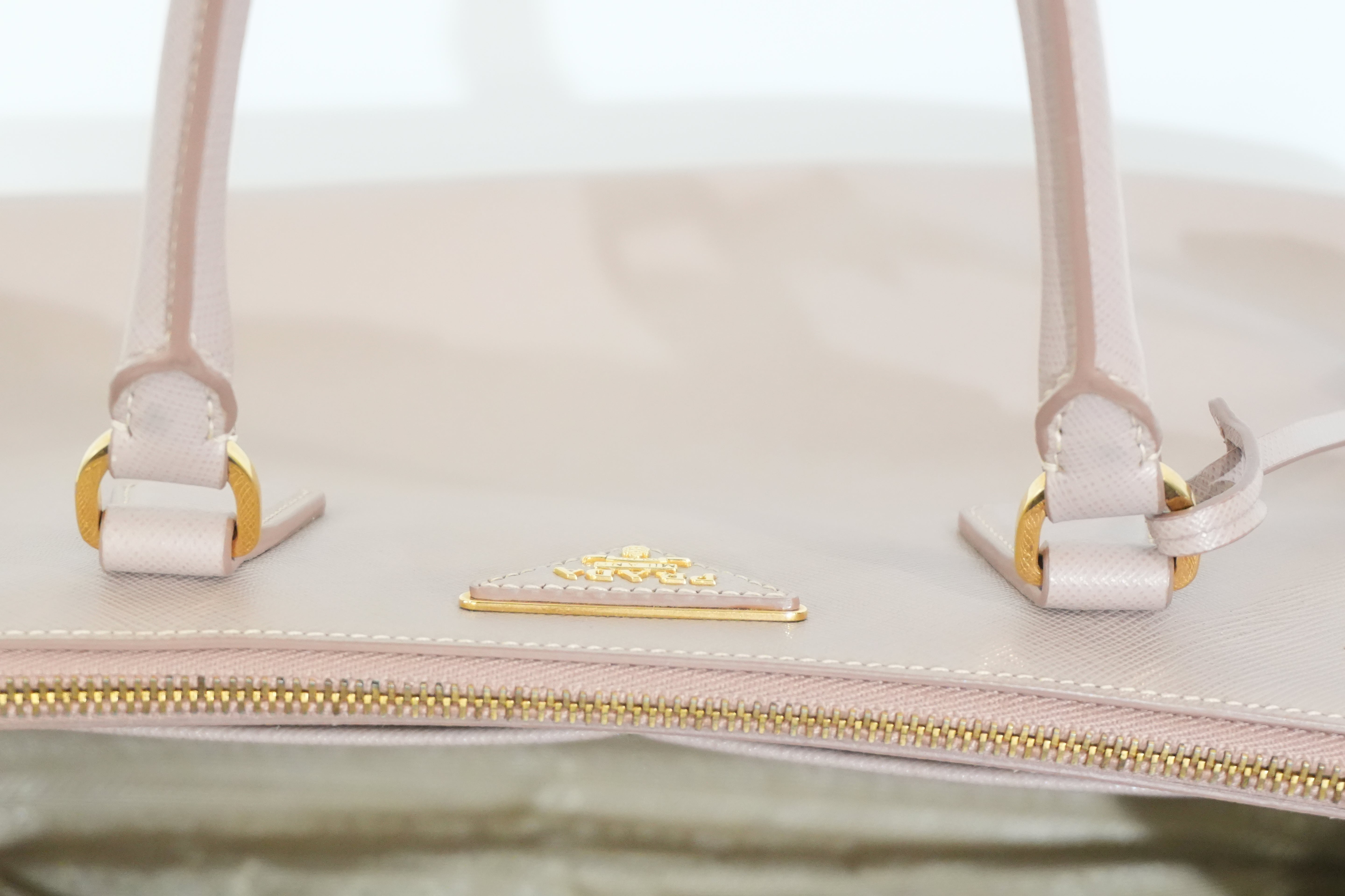 Pre-owned Prada Saffiano Handbag Pink