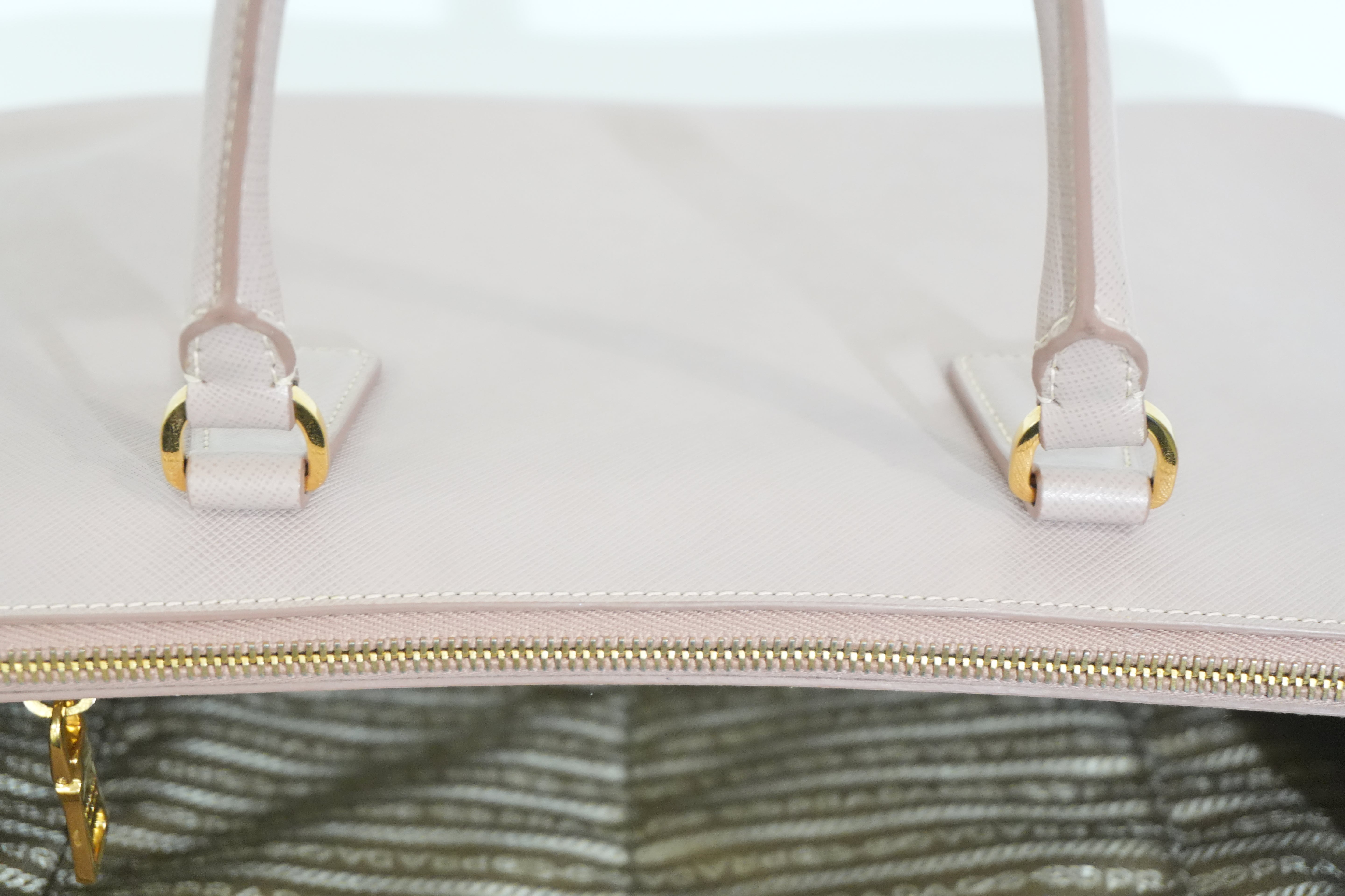 Pre-owned Prada Saffiano Handbag Pink