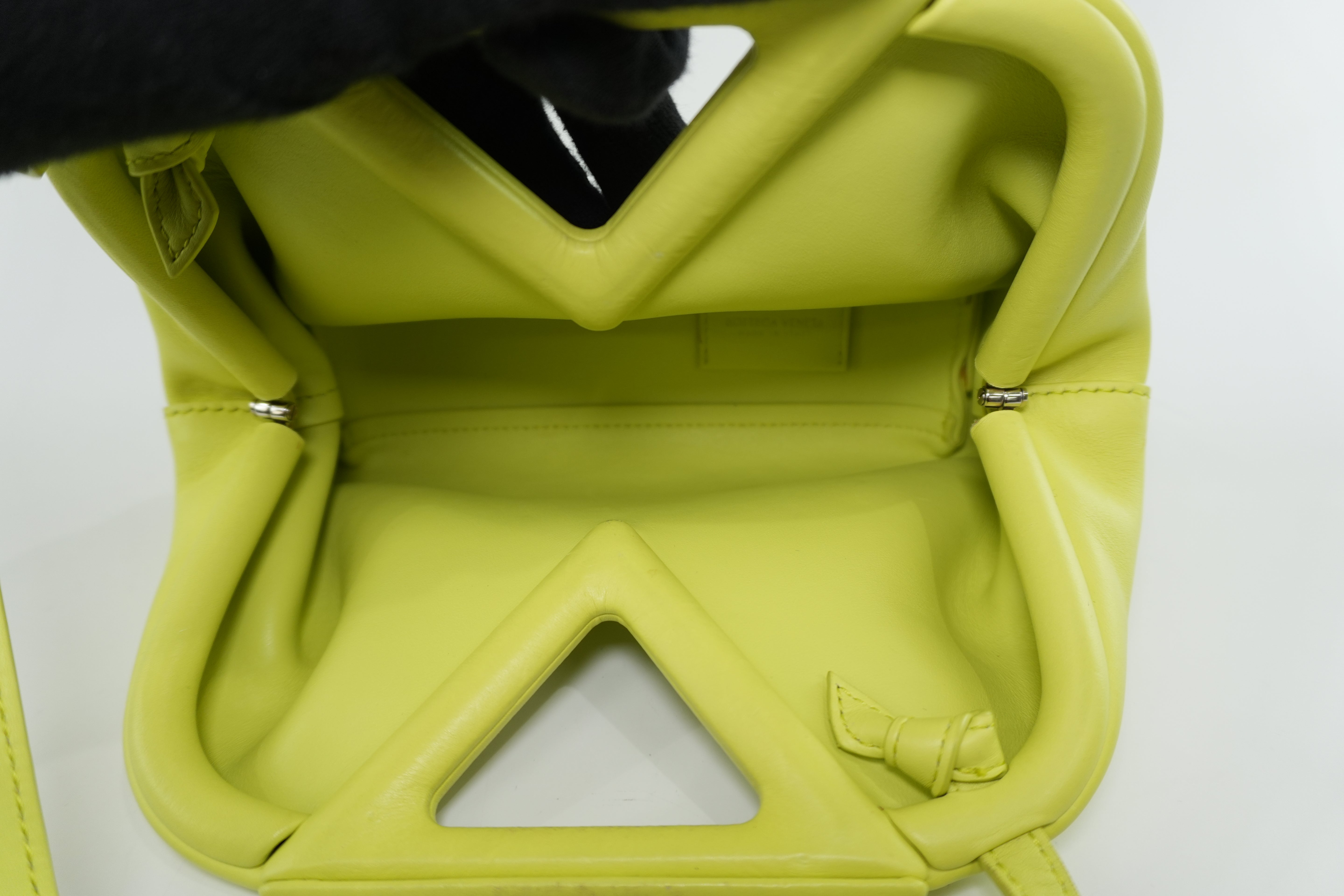 Pre-owned Bottega Leather Magnetic Shoulder Bag Light Green Used