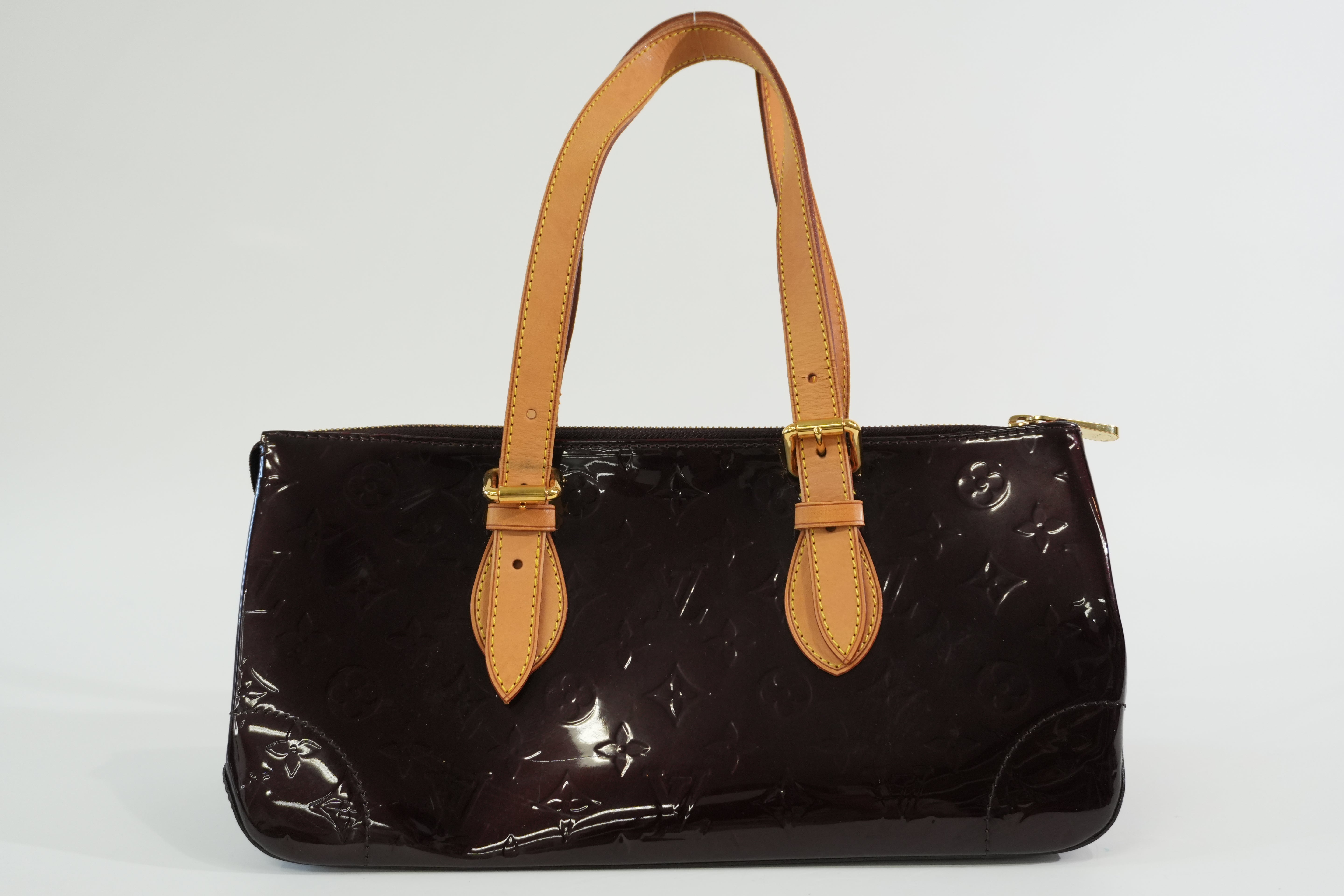 Pre-owned Louis Vuitton Vernis Rosewood Avenue Handbag Amarante