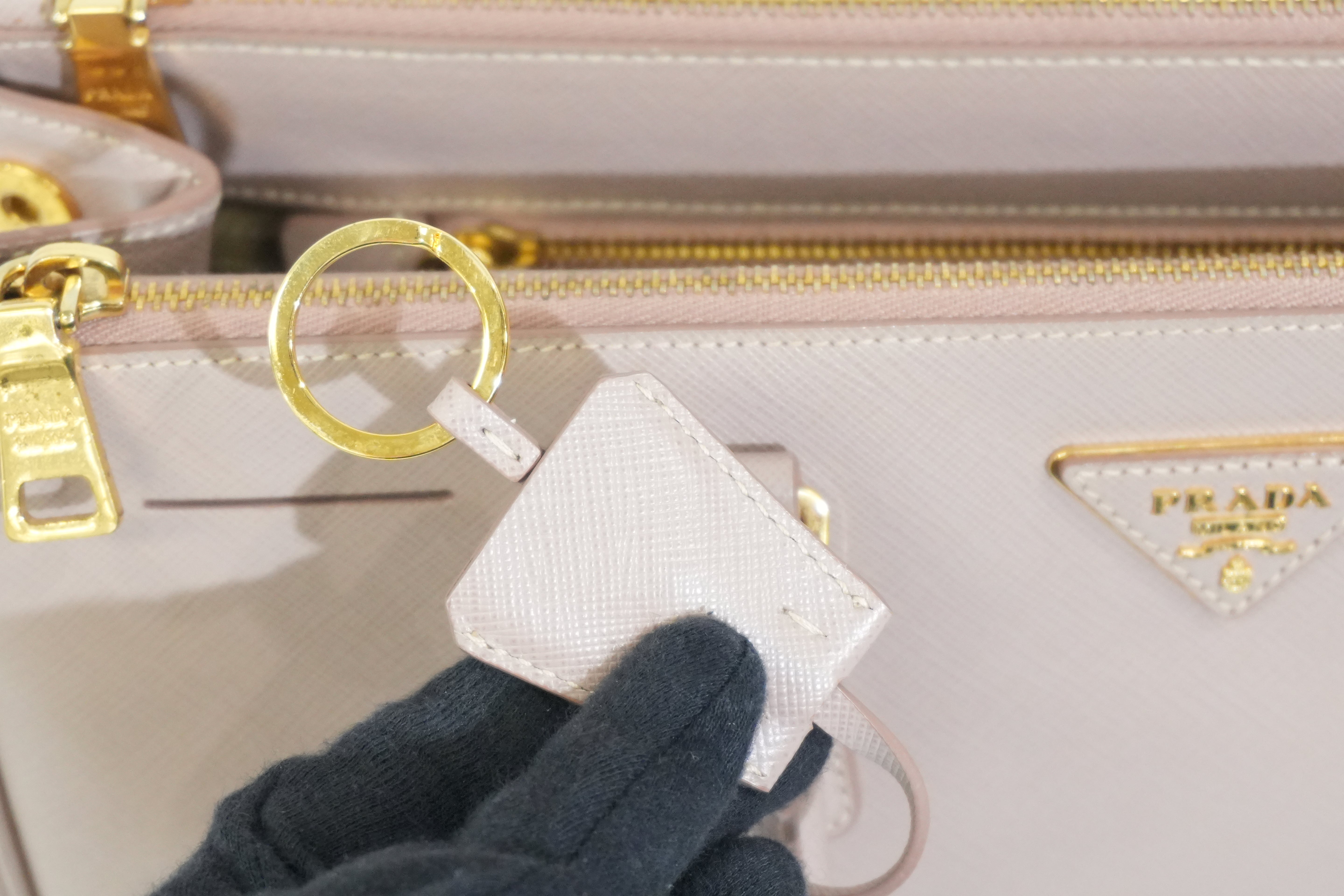 Pre-owned Prada Saffiano Handbag Pink