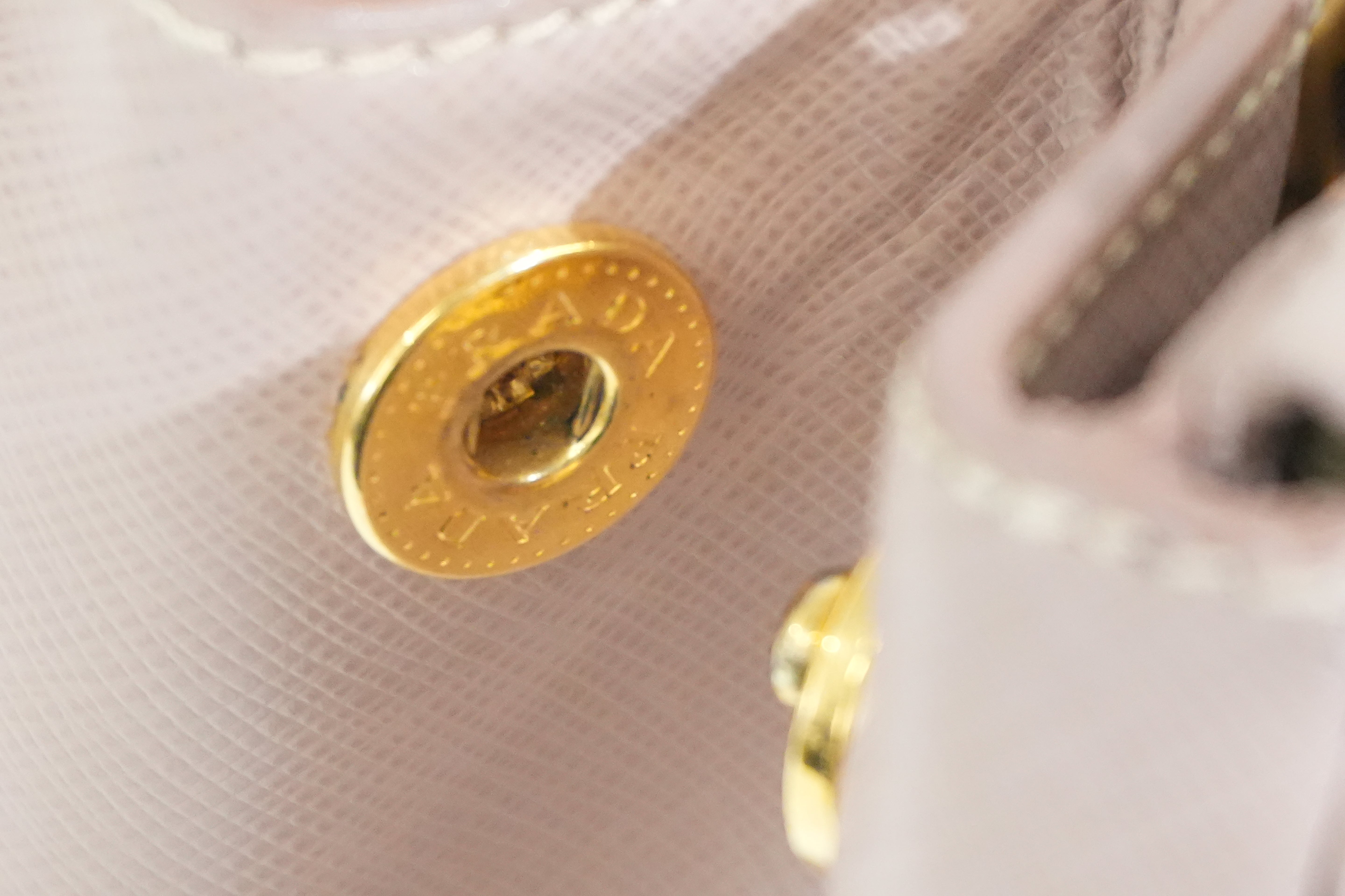 Pre-owned Prada Saffiano Handbag Pink