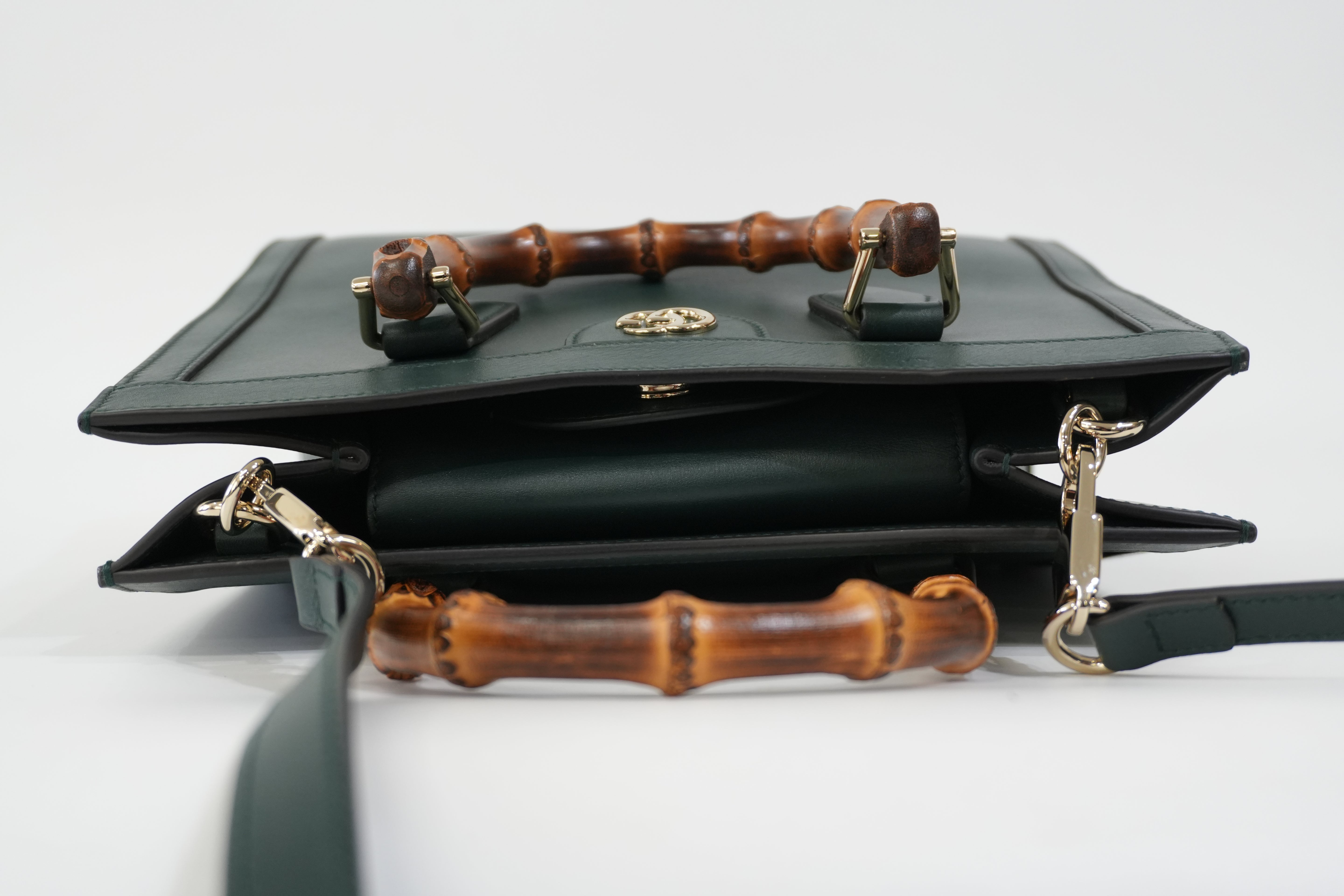 Pre-Owned Gucci Two-Way Diana Medium Shoulder Bag Green
