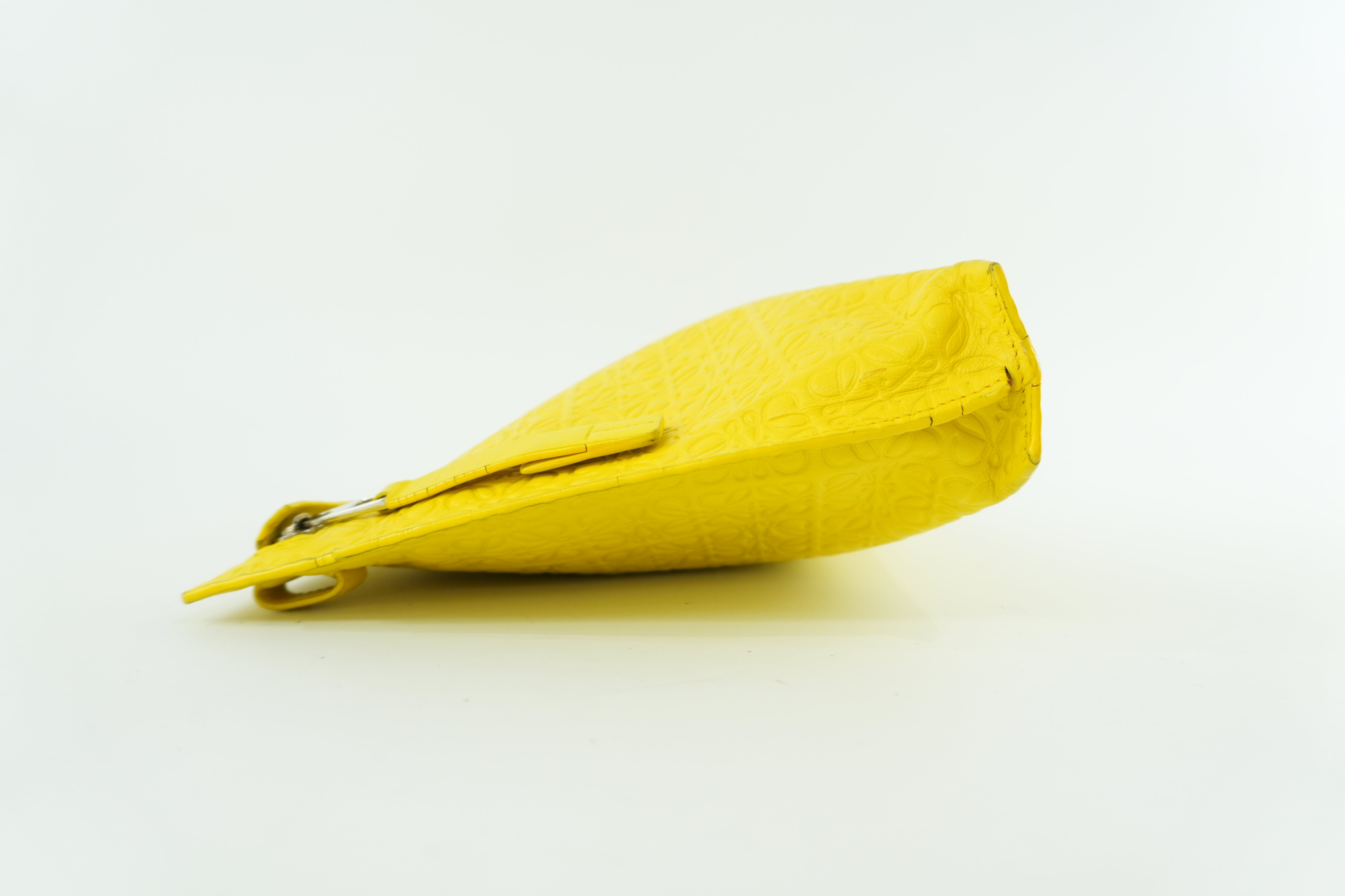 Pre-owned Loewe Leather Clutch Bag Yellow