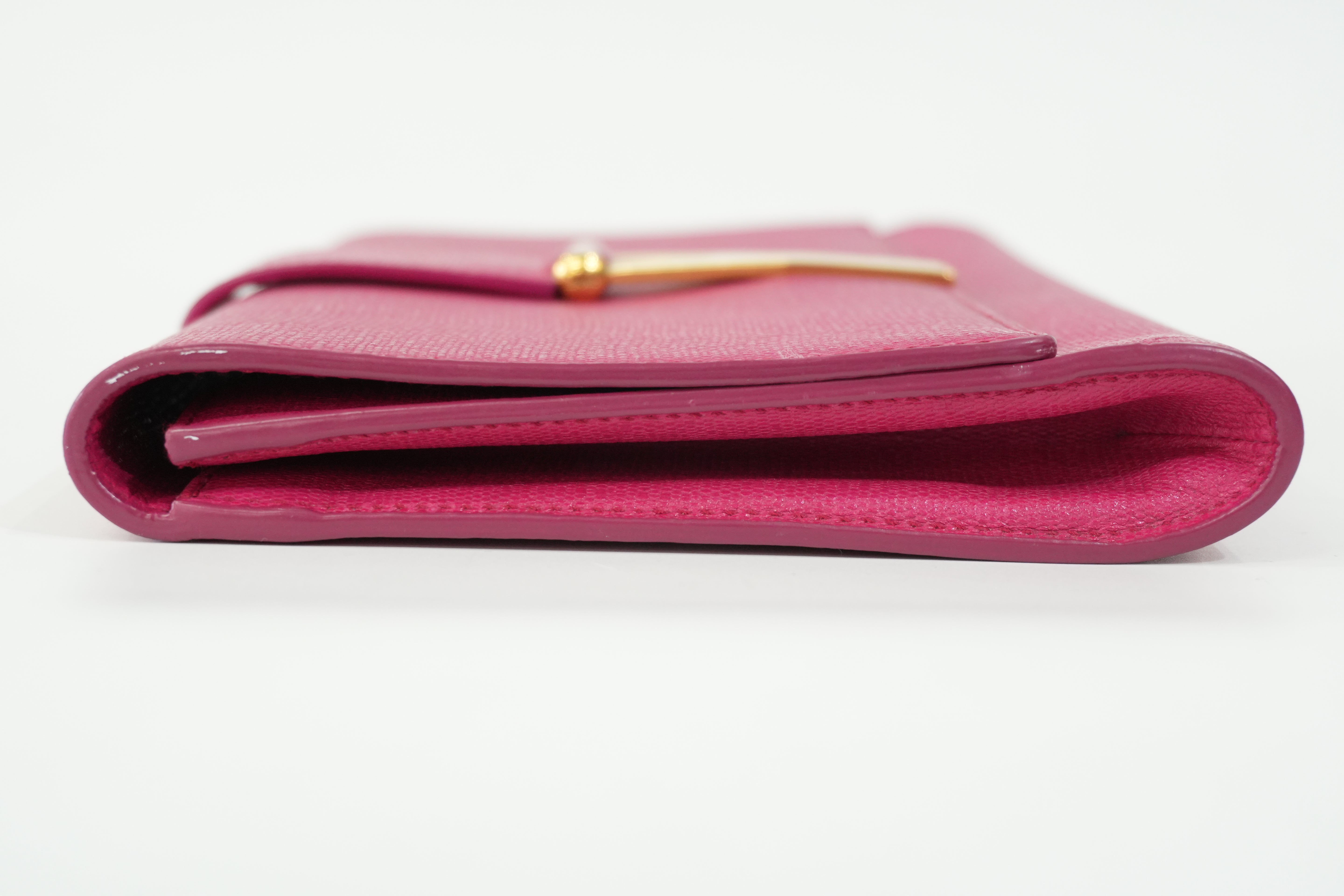 Pre-Owned Yves Saint Laurent Classic Chyc Y-Ligne Clutch Pink