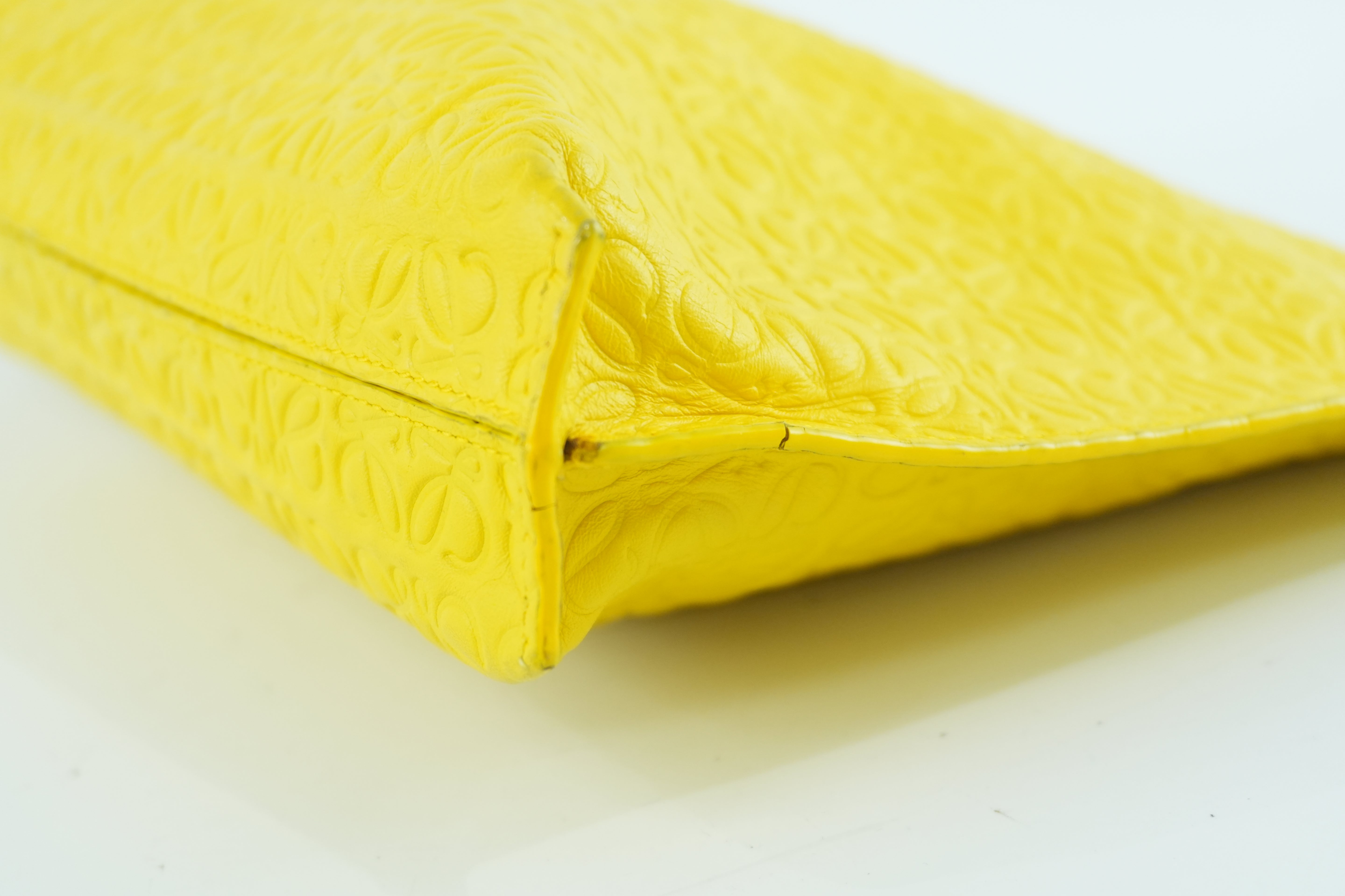 Pre-owned Loewe Leather Clutch Bag Yellow