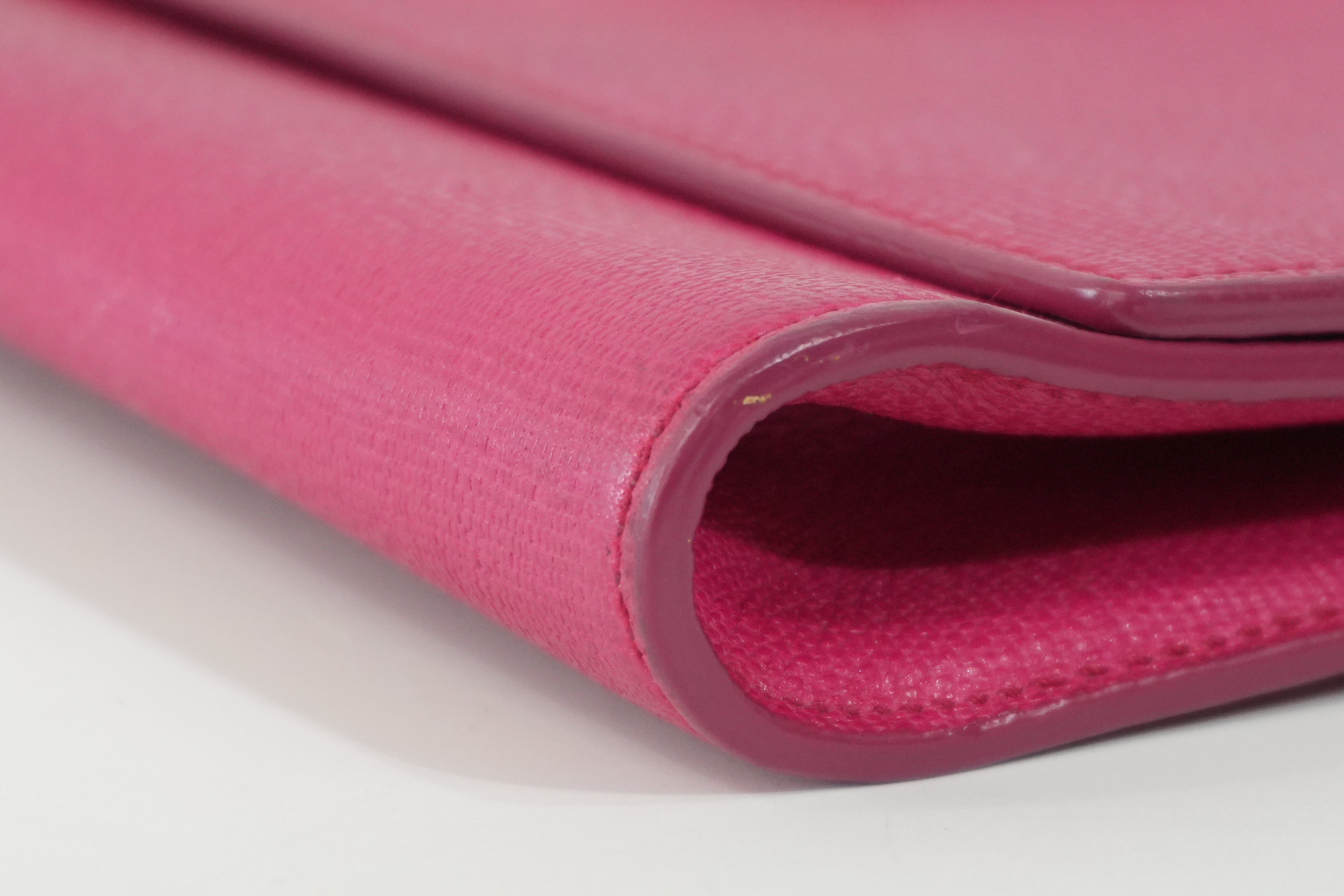 Pre-Owned Yves Saint Laurent Classic Chyc Y-Ligne Clutch Pink