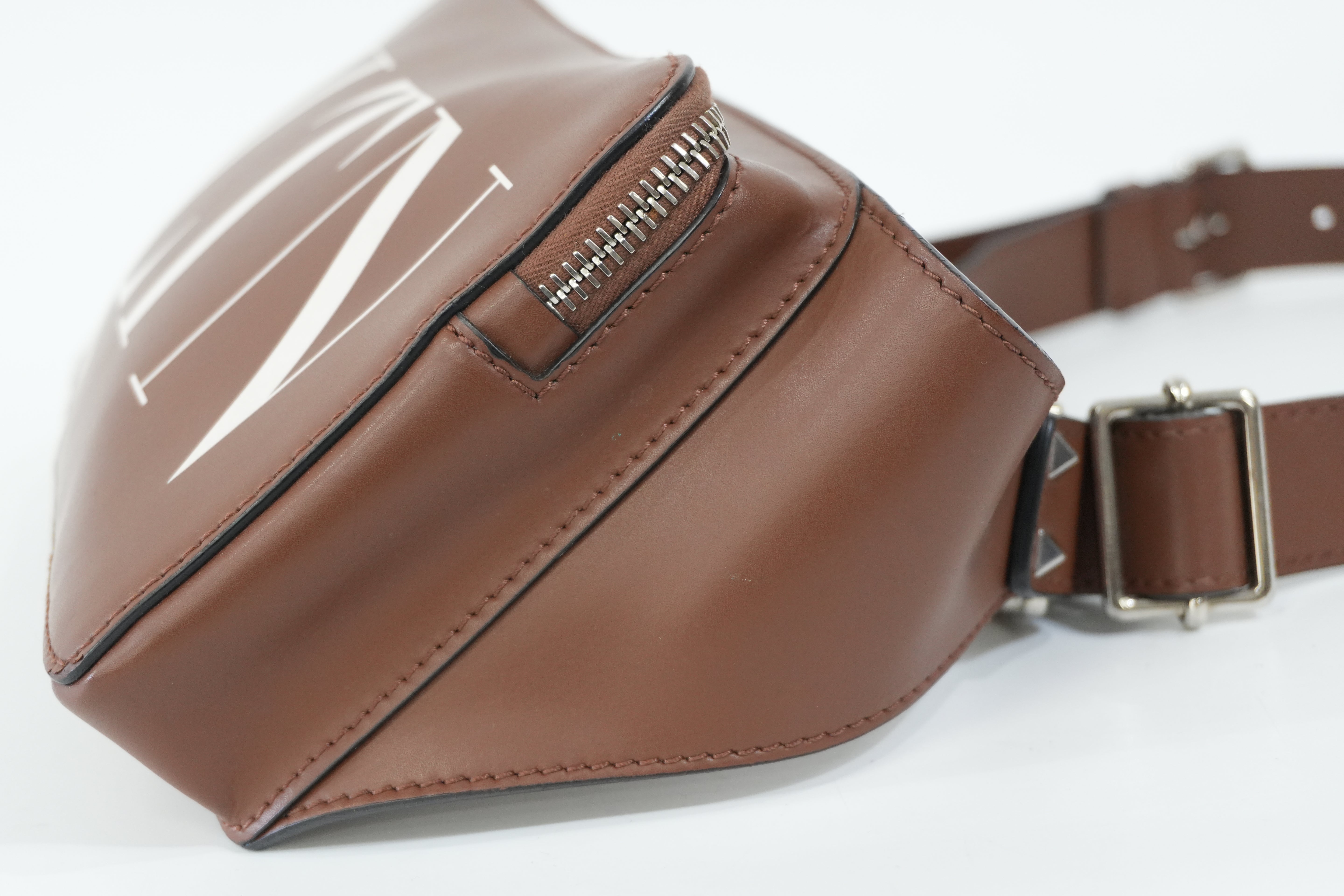 Pre-Owned Valentino VLTN Crossbody Bag Brown