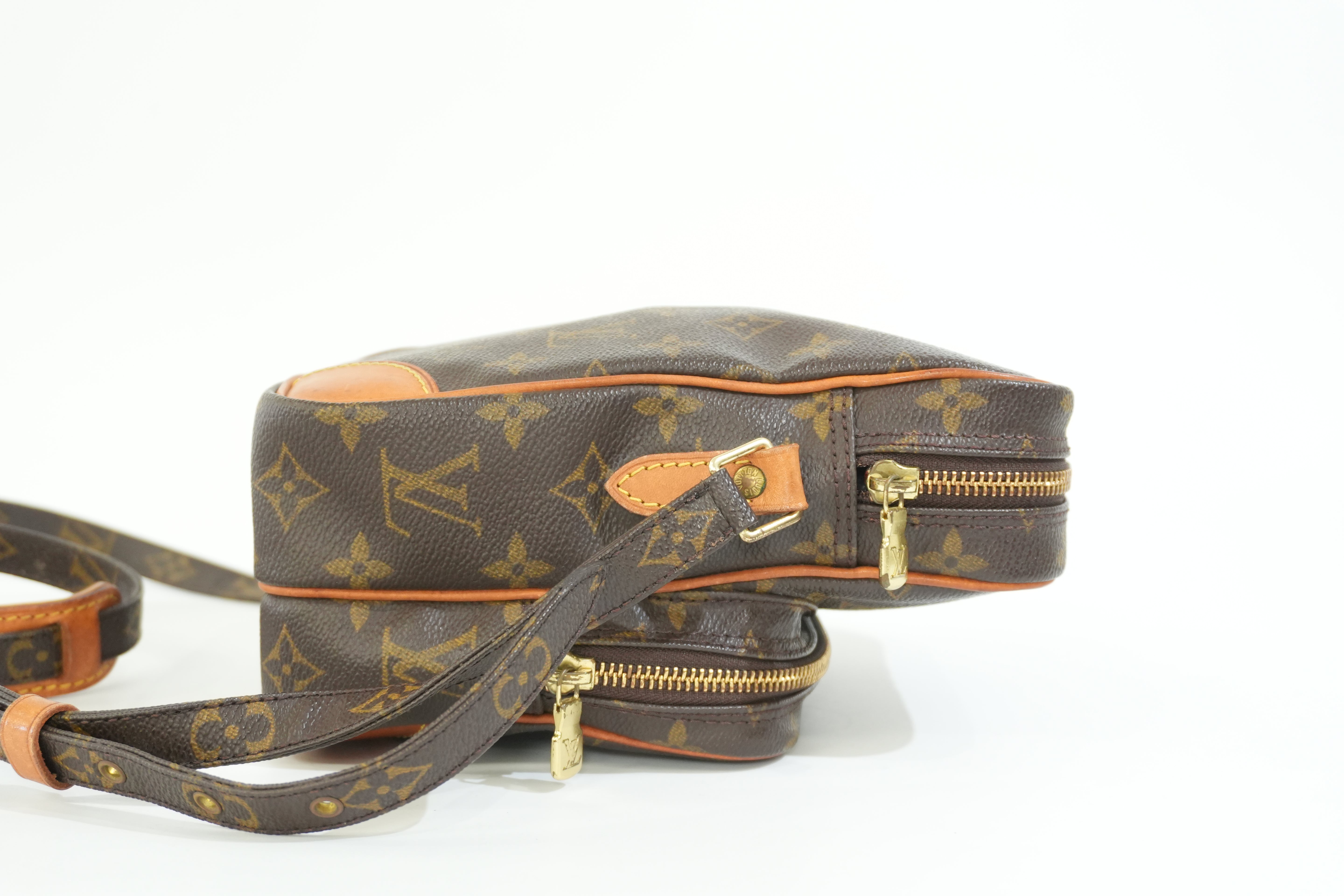 Pre-owned Louis Vuitton Monogram Amazone Crossbody Bag
