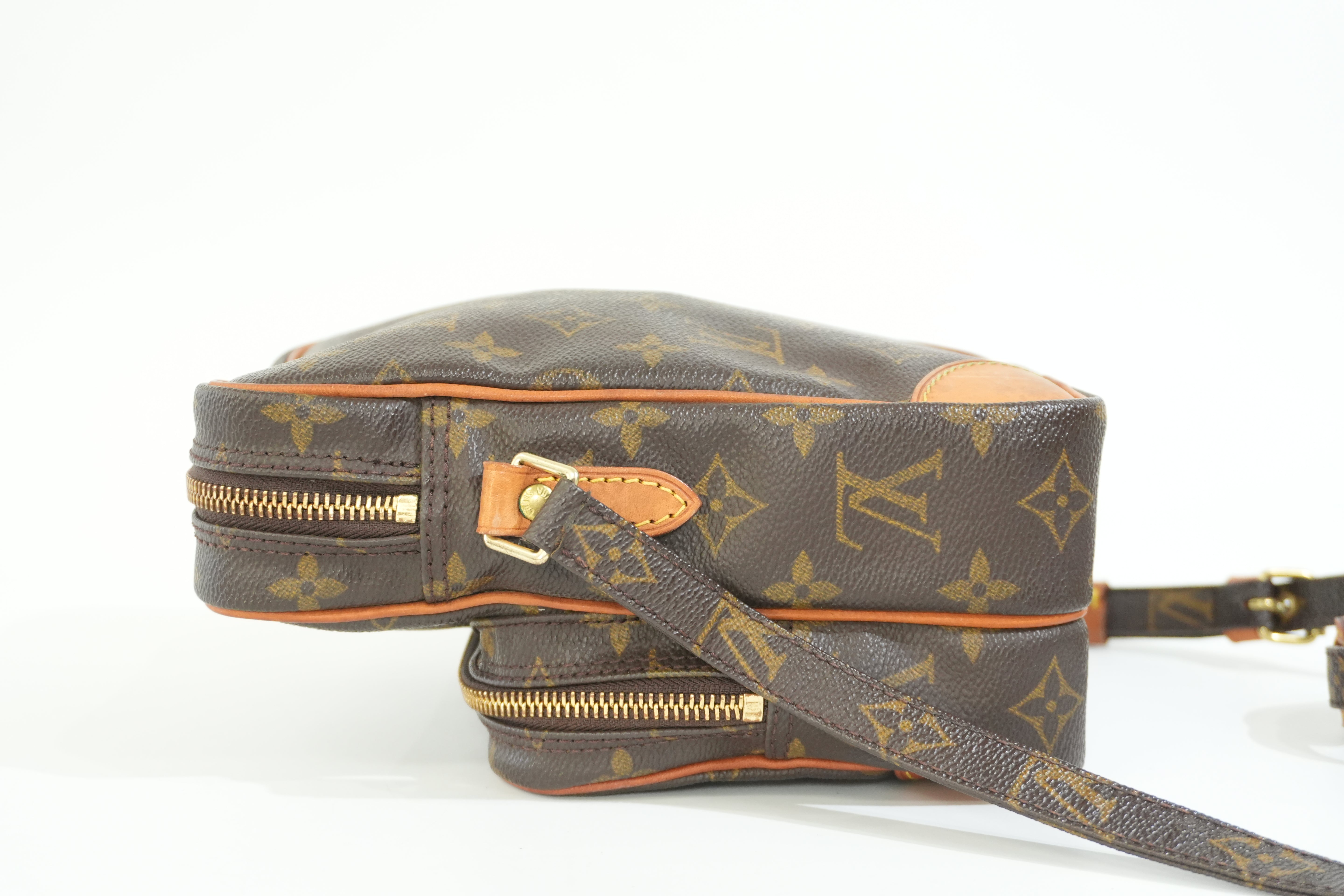Pre-owned Louis Vuitton Monogram Amazone Crossbody Bag