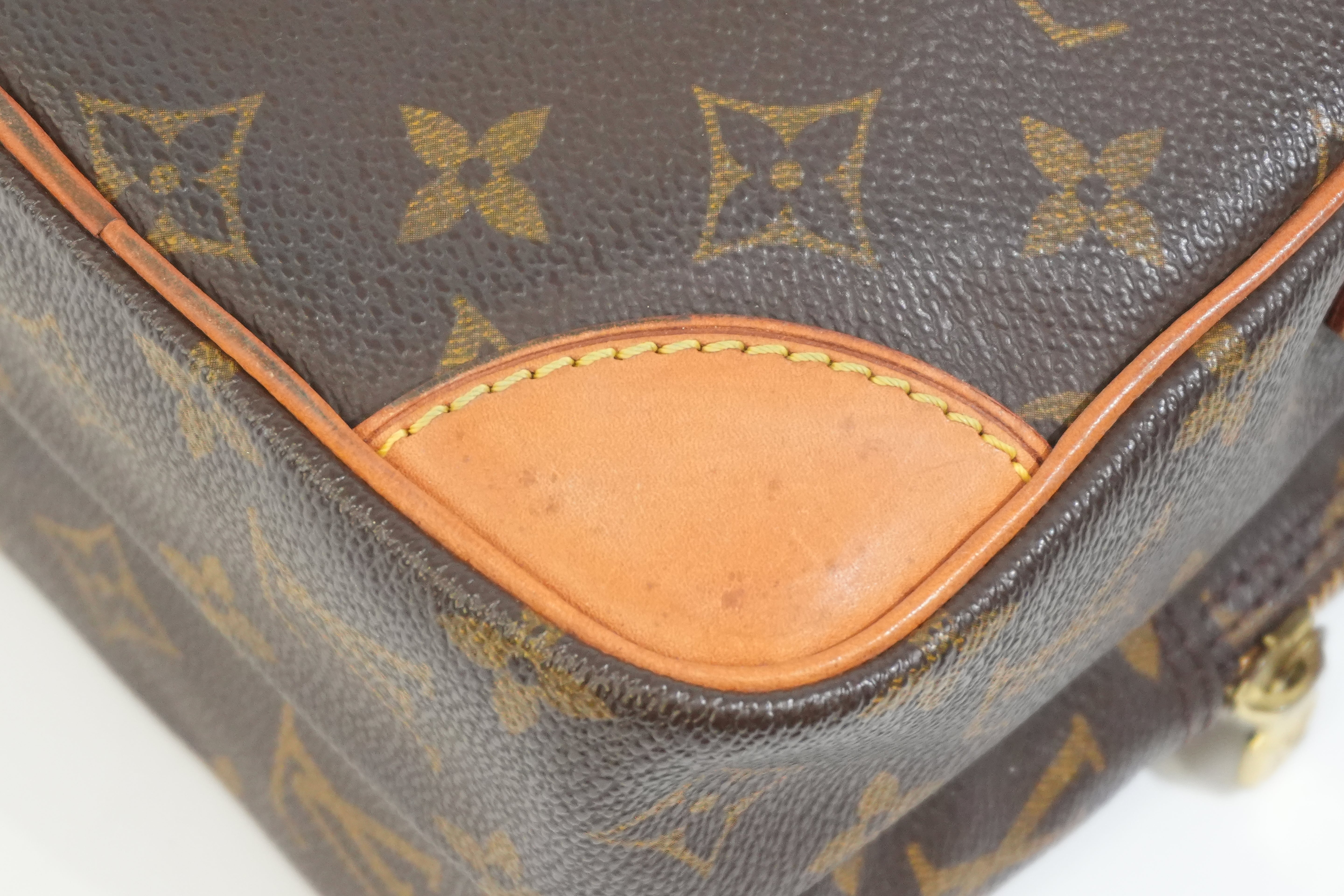 Pre-owned Louis Vuitton Monogram Amazone Crossbody Bag