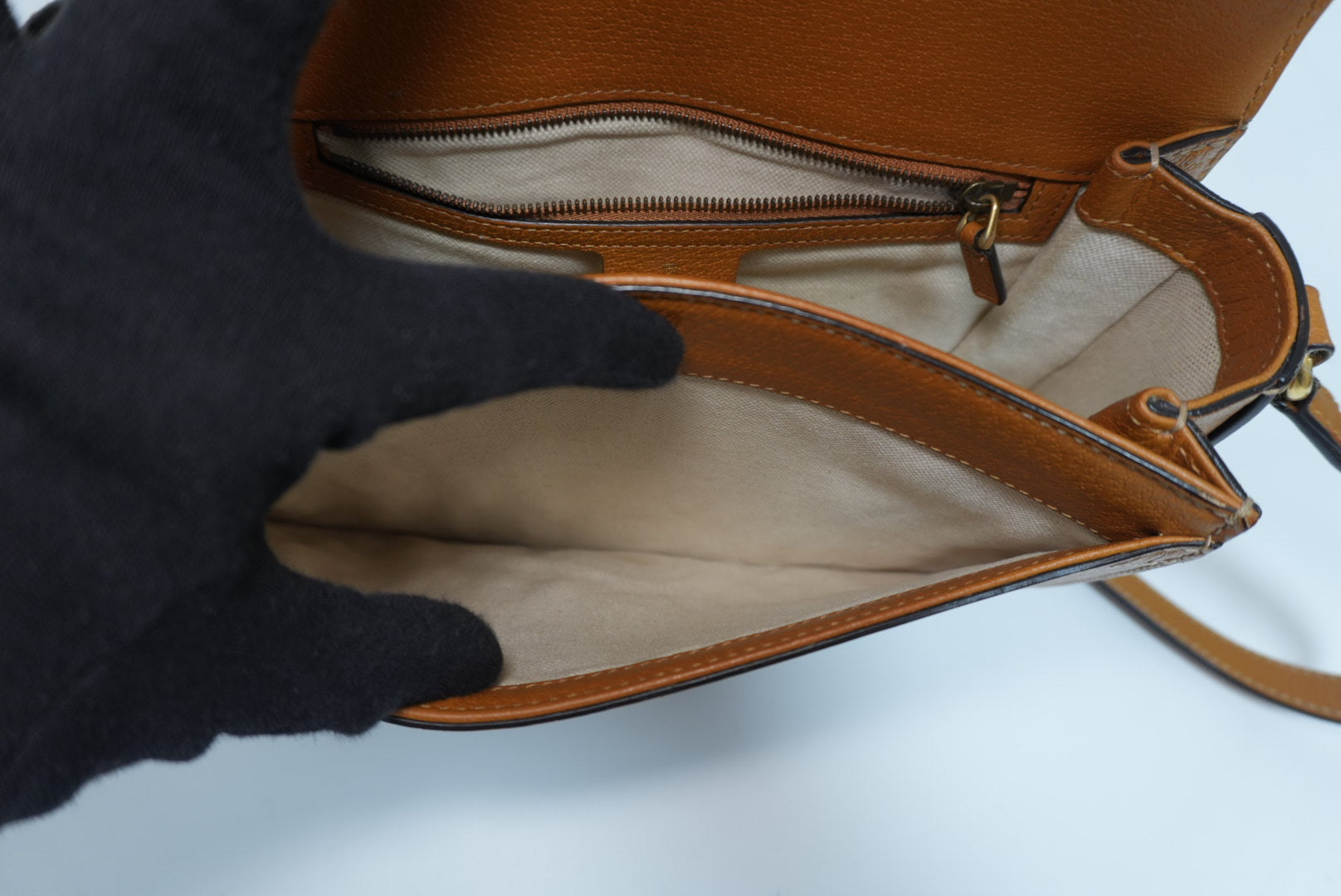 Gucci Disney Mickey Shoulder Bag Used