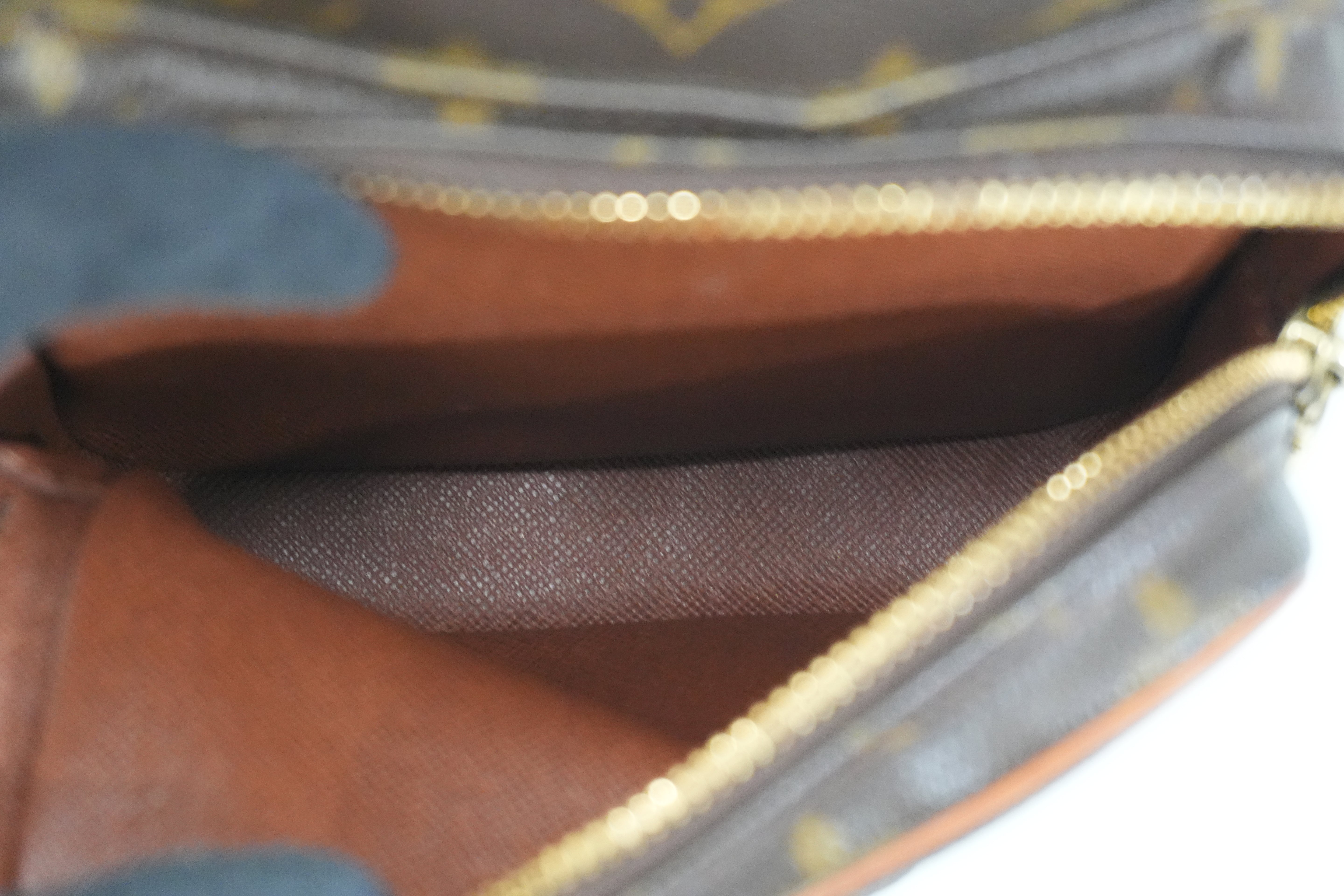 Pre-owned Louis Vuitton Monogram Amazone Crossbody Bag