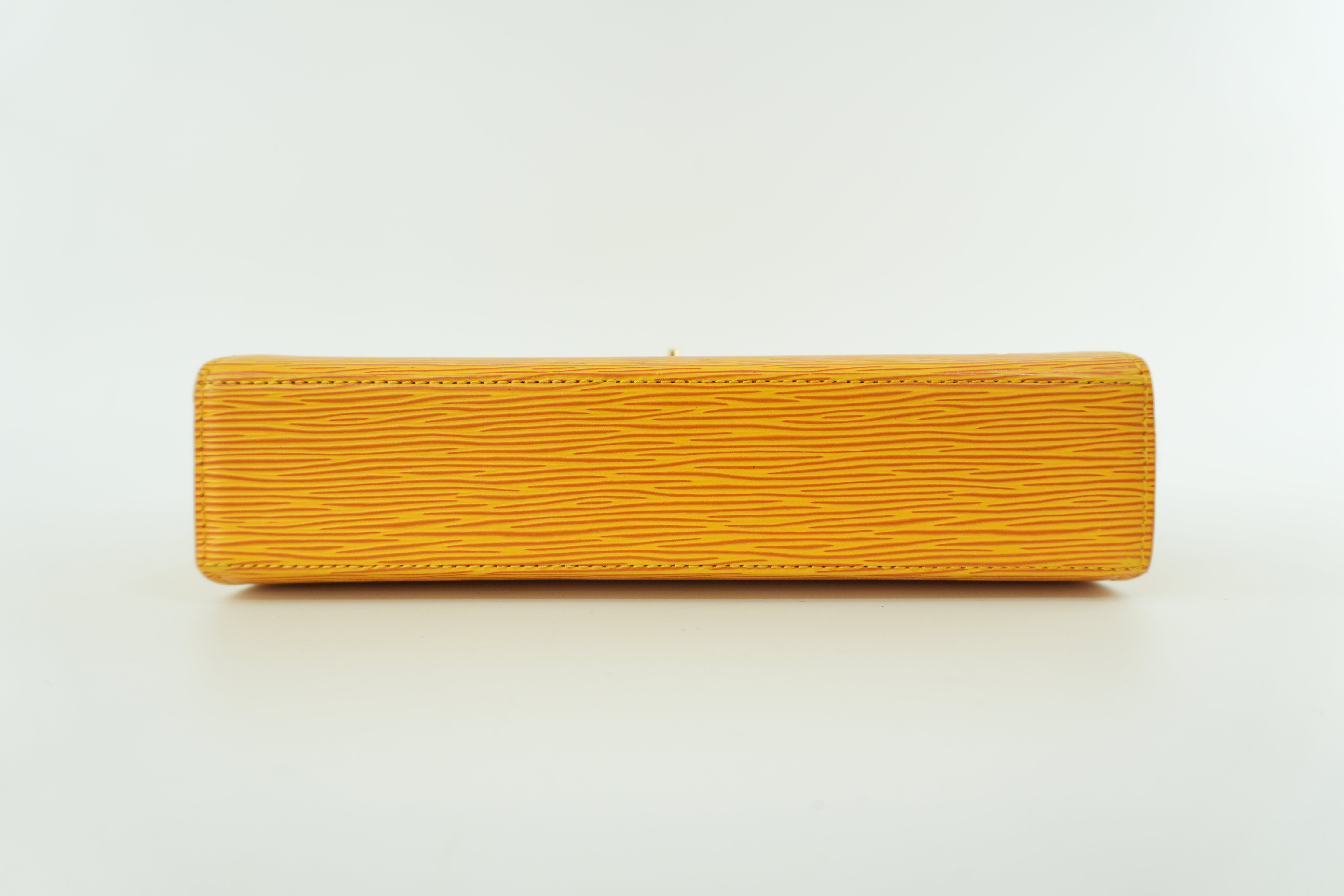 Pre-owned Louis Vuitton Epi Malesherbe Handbag Yellow