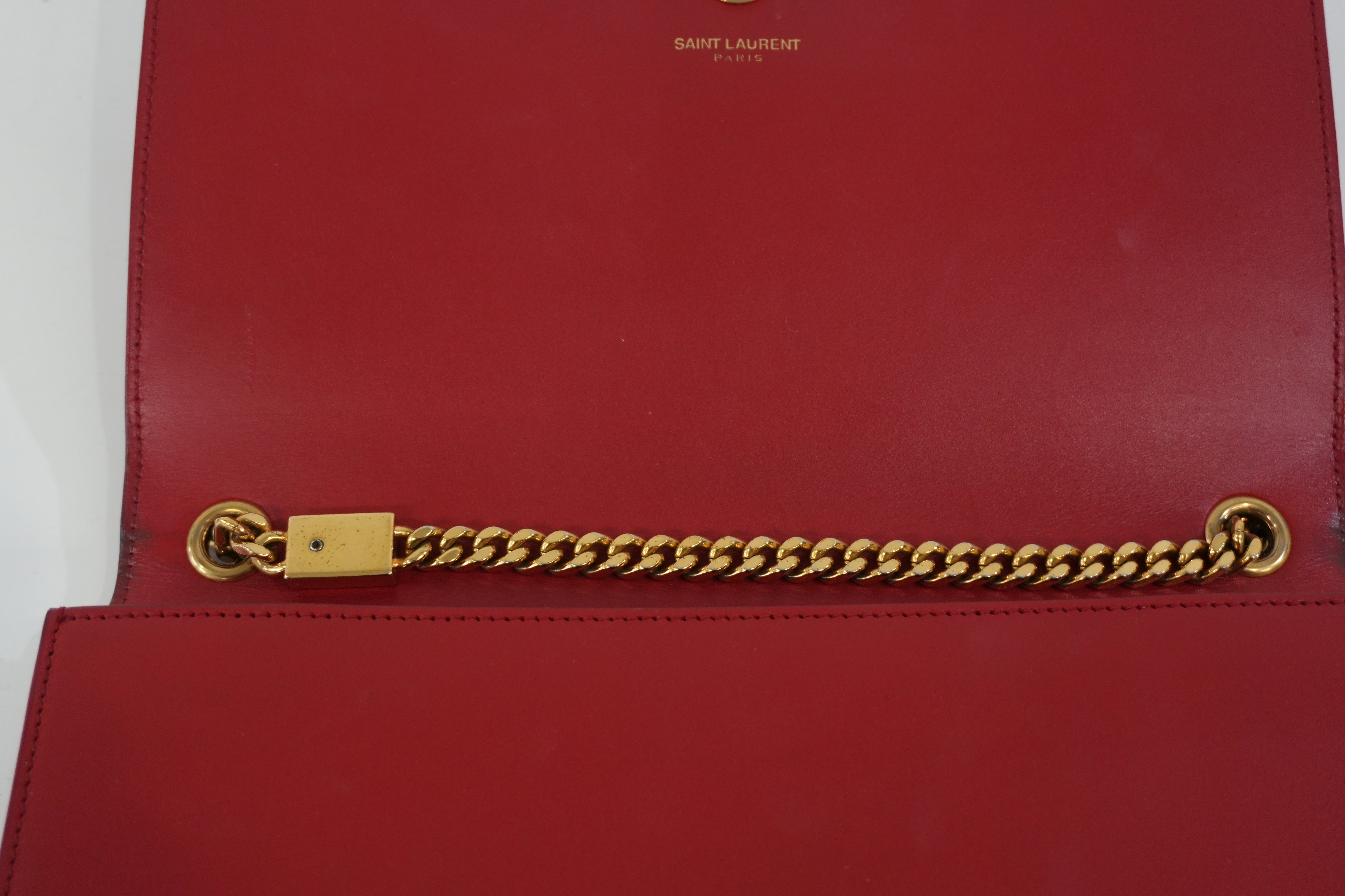 Pre-Owned Yves Saint Laurent Chain Shoulder Bag Red