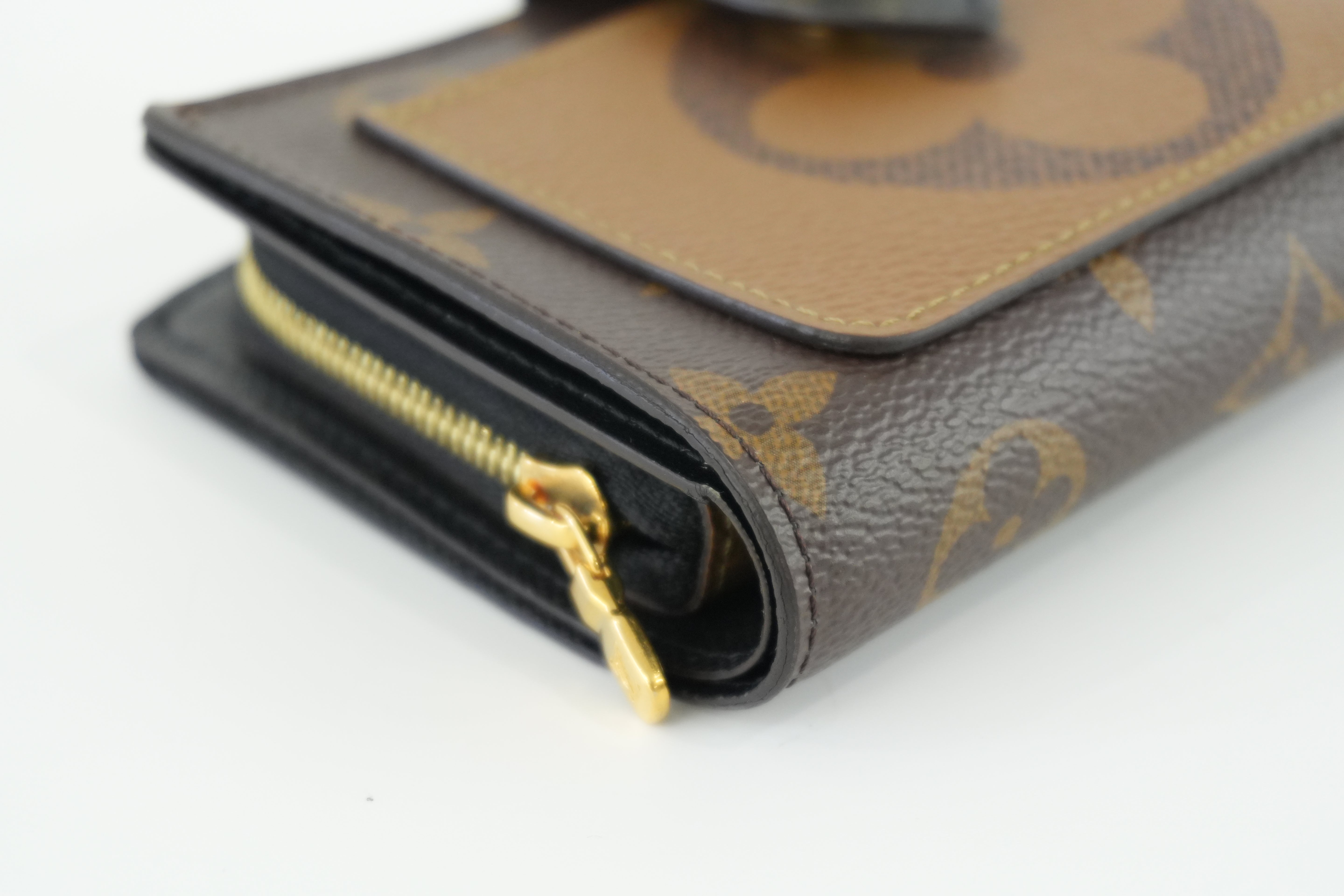 Pre-owned Louis Vuitton Monogram Reverse Juliet Wallet