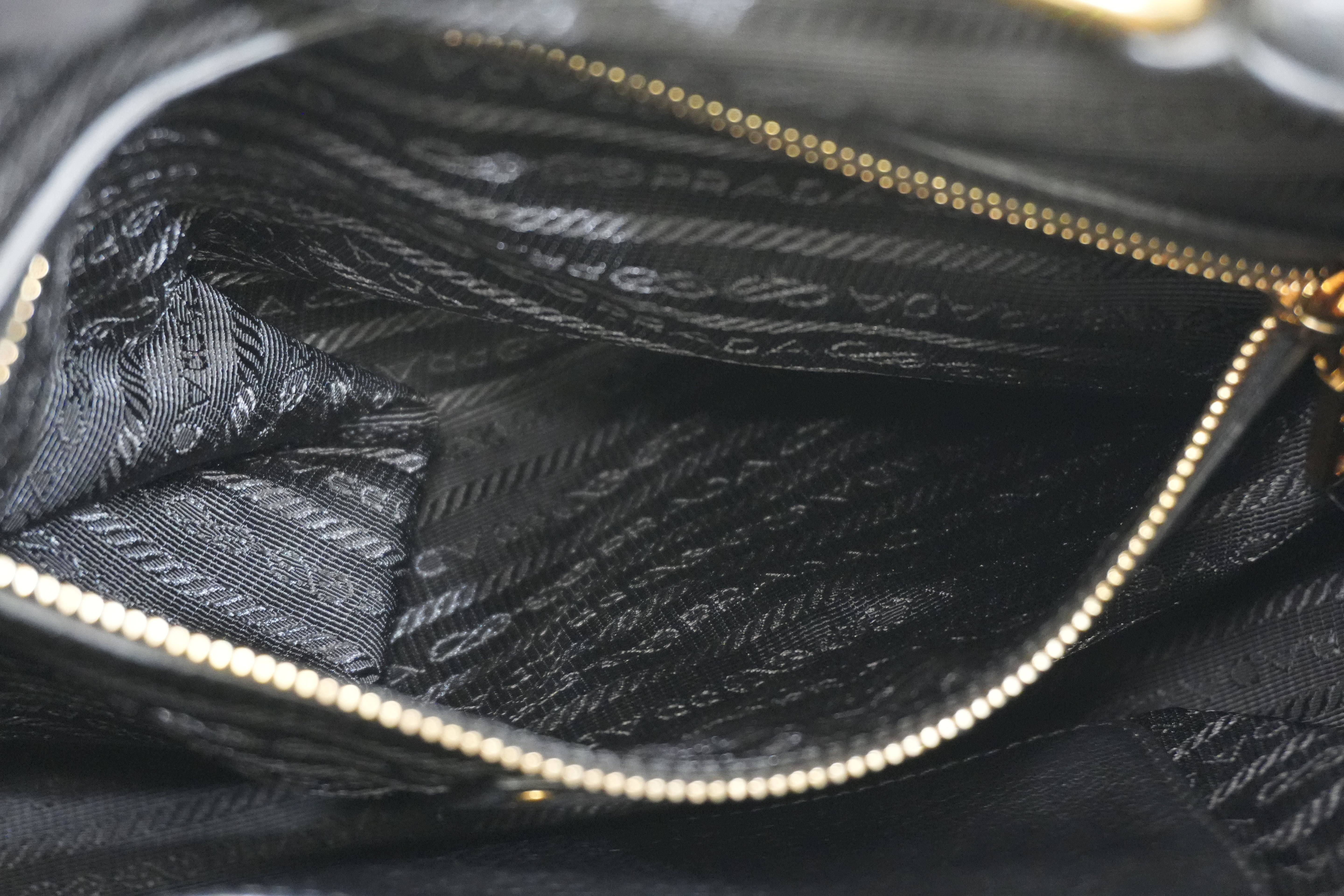 Pre-owned Prada Hobo Shoulder Bag Daino Black
