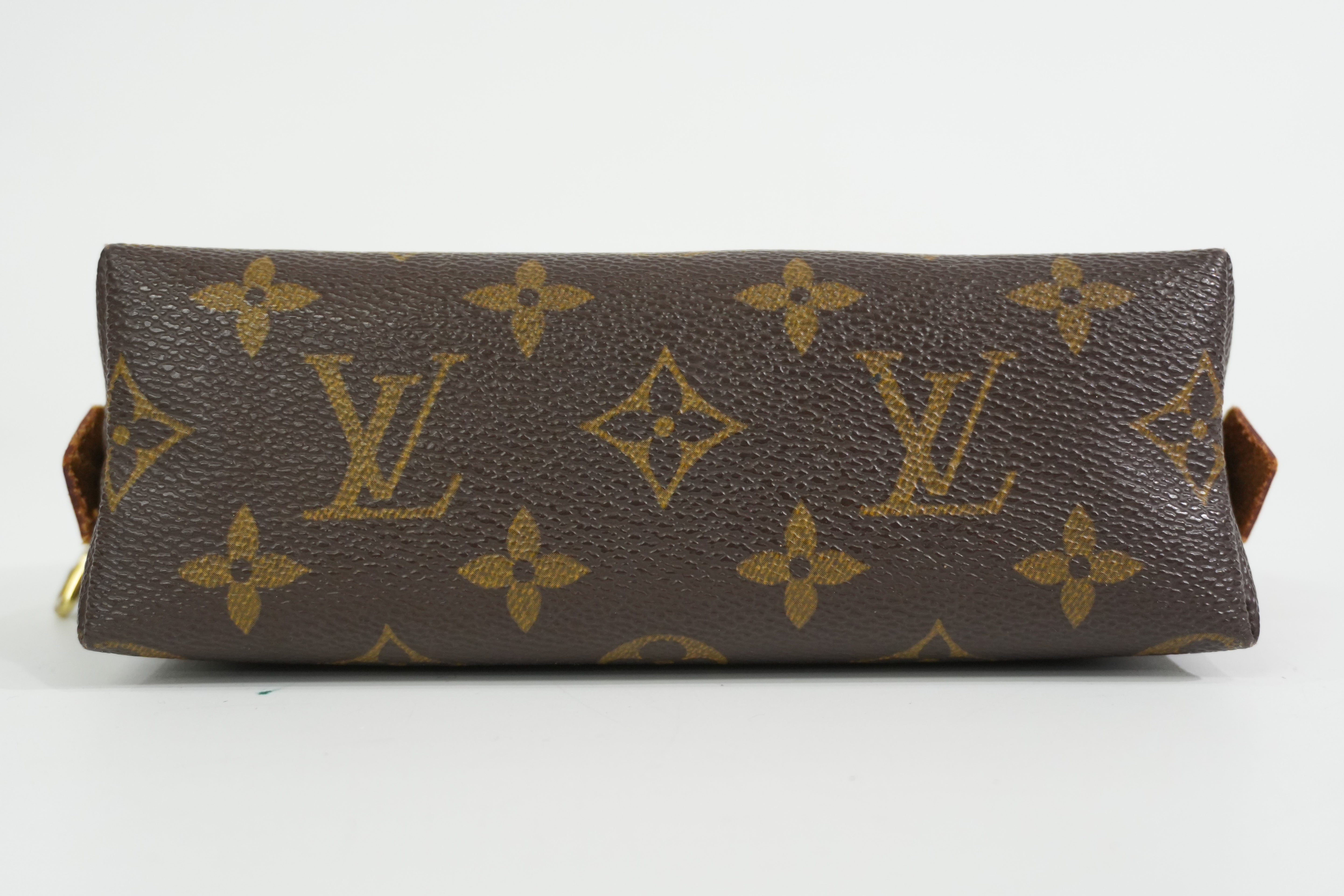 Pre-owned Louis Vuitton Monogram Cosmetic Pouch