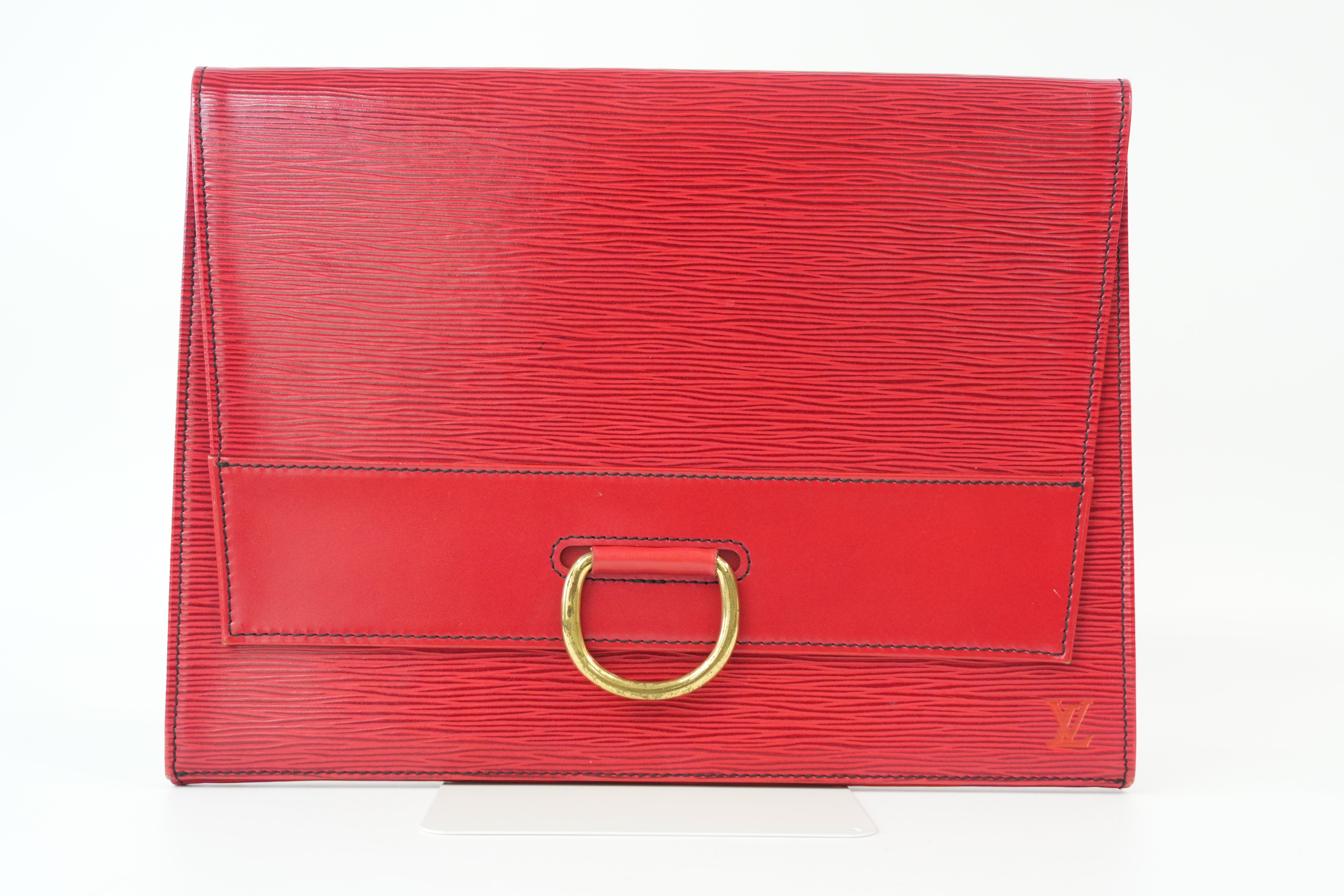 Pre-Owned Louis Vuitton EPI Lena clutch red