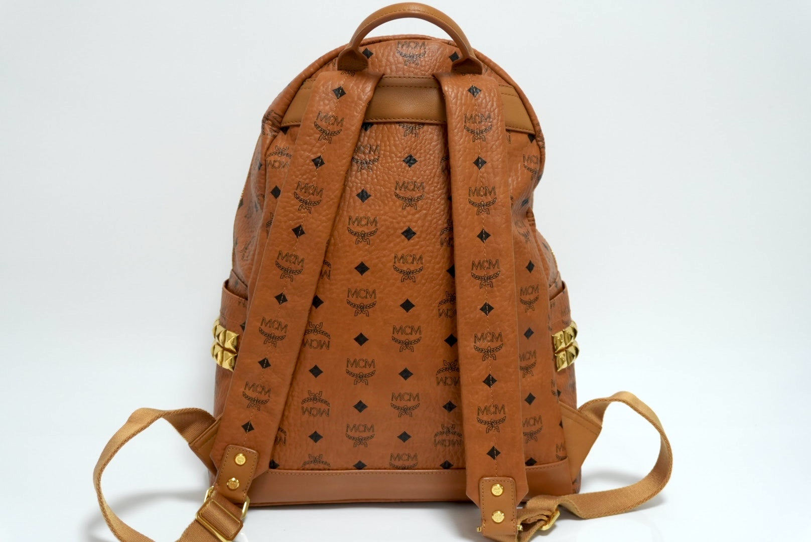 【美品】MCM セカンドバッグ　ブラウン　レザー　ヴィセトス　スタッズ MCM スターク サイドスタッズ バックパック ヴィセトス 中古