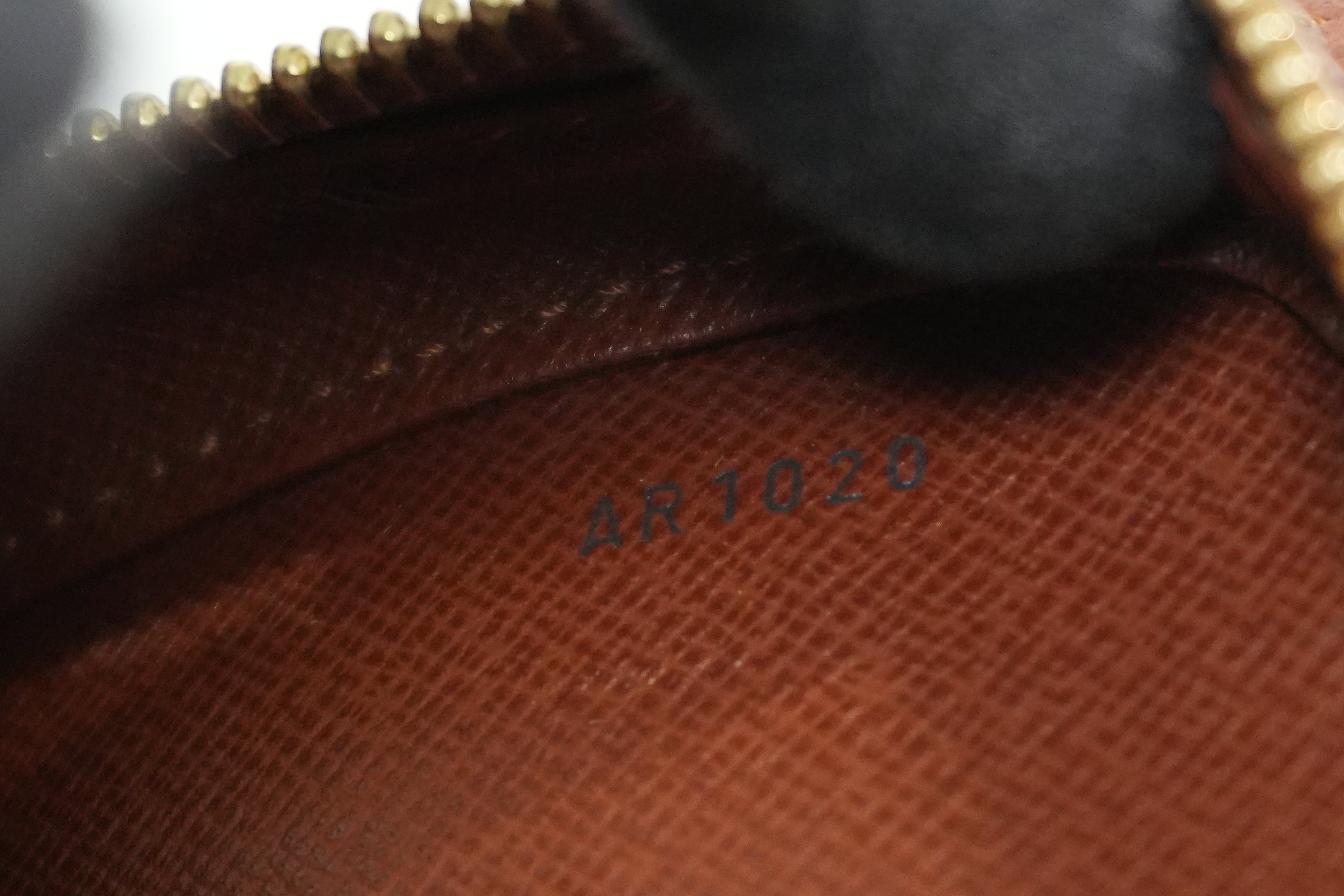 Pre-owned Louis Vuitton Monogram Orsay Wrist Clutch