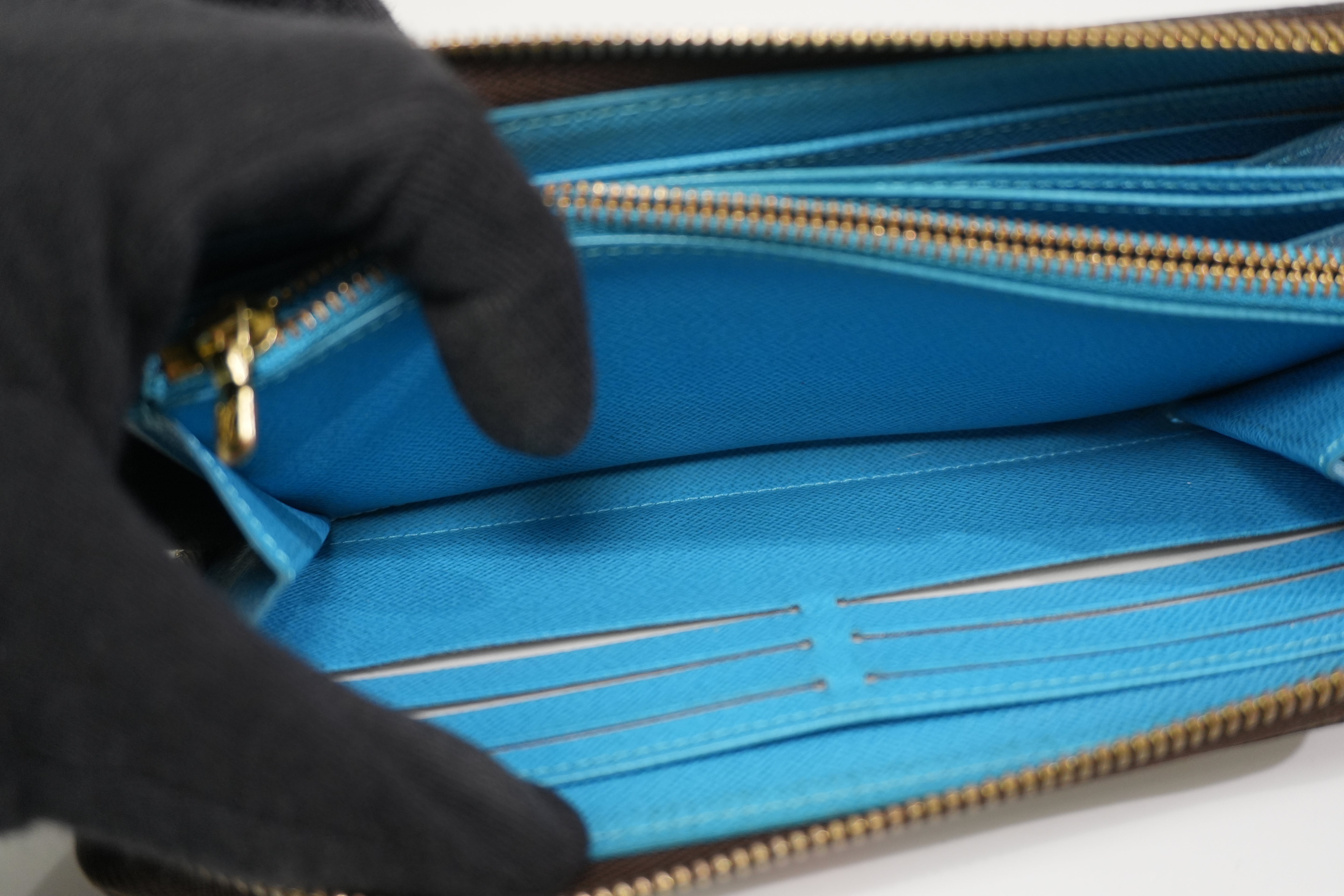 Pre-owned Louis Vuitton Monogram Zippy Long Wallet