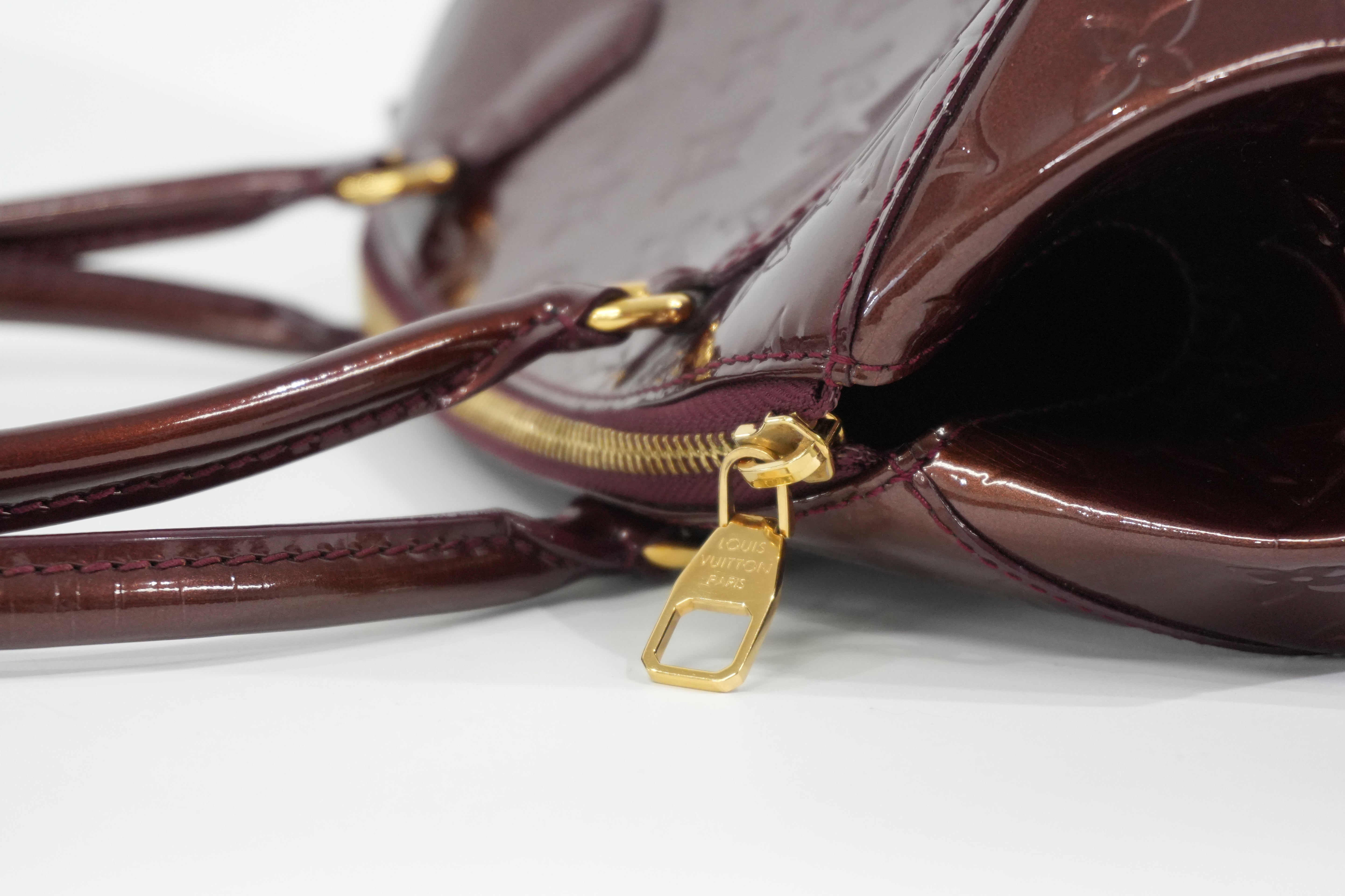 Pre-owned Louis Vuitton Vernis Sherwood PM Handbag Amarante