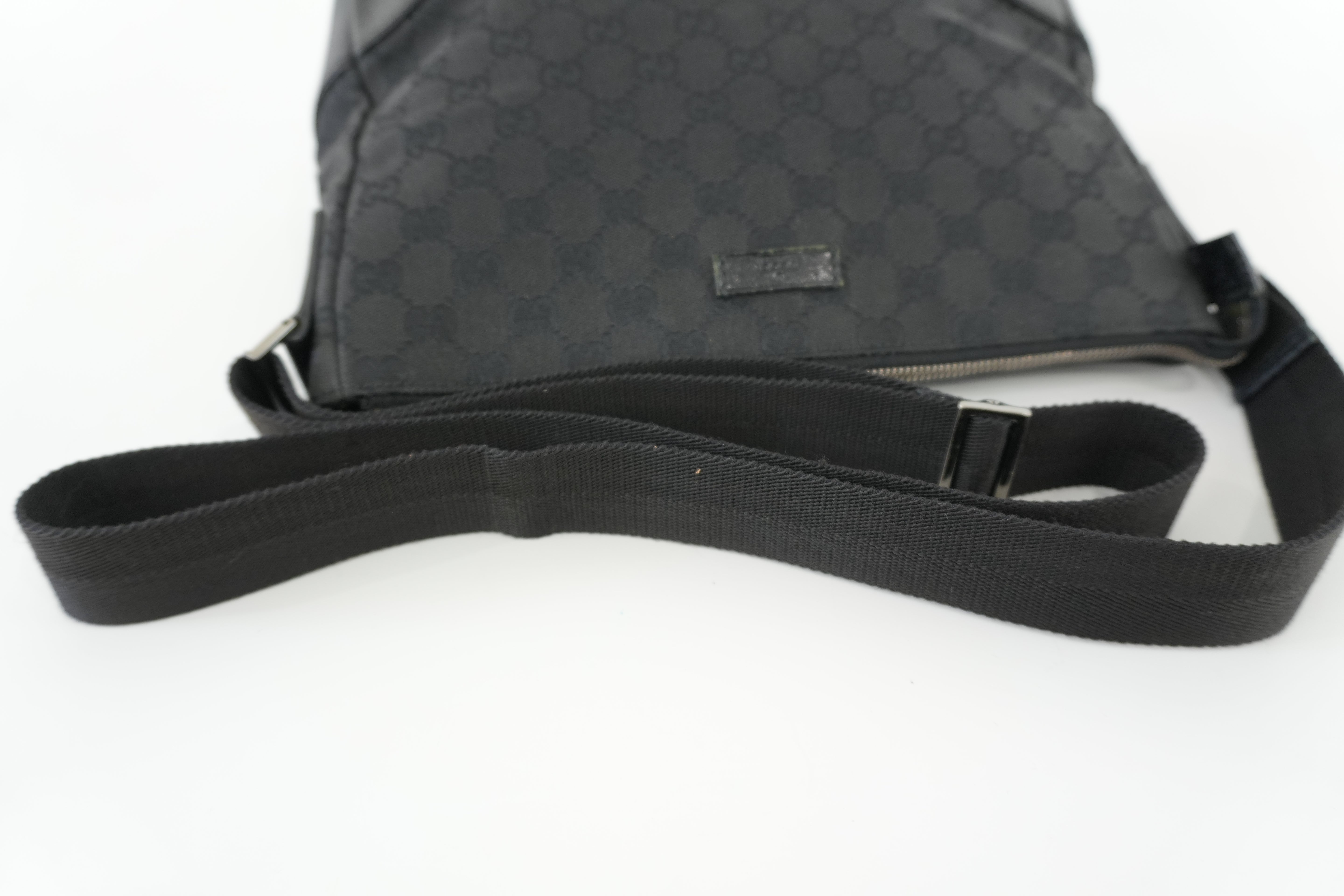 Gucci Shoulder Bag Black Canvas Used