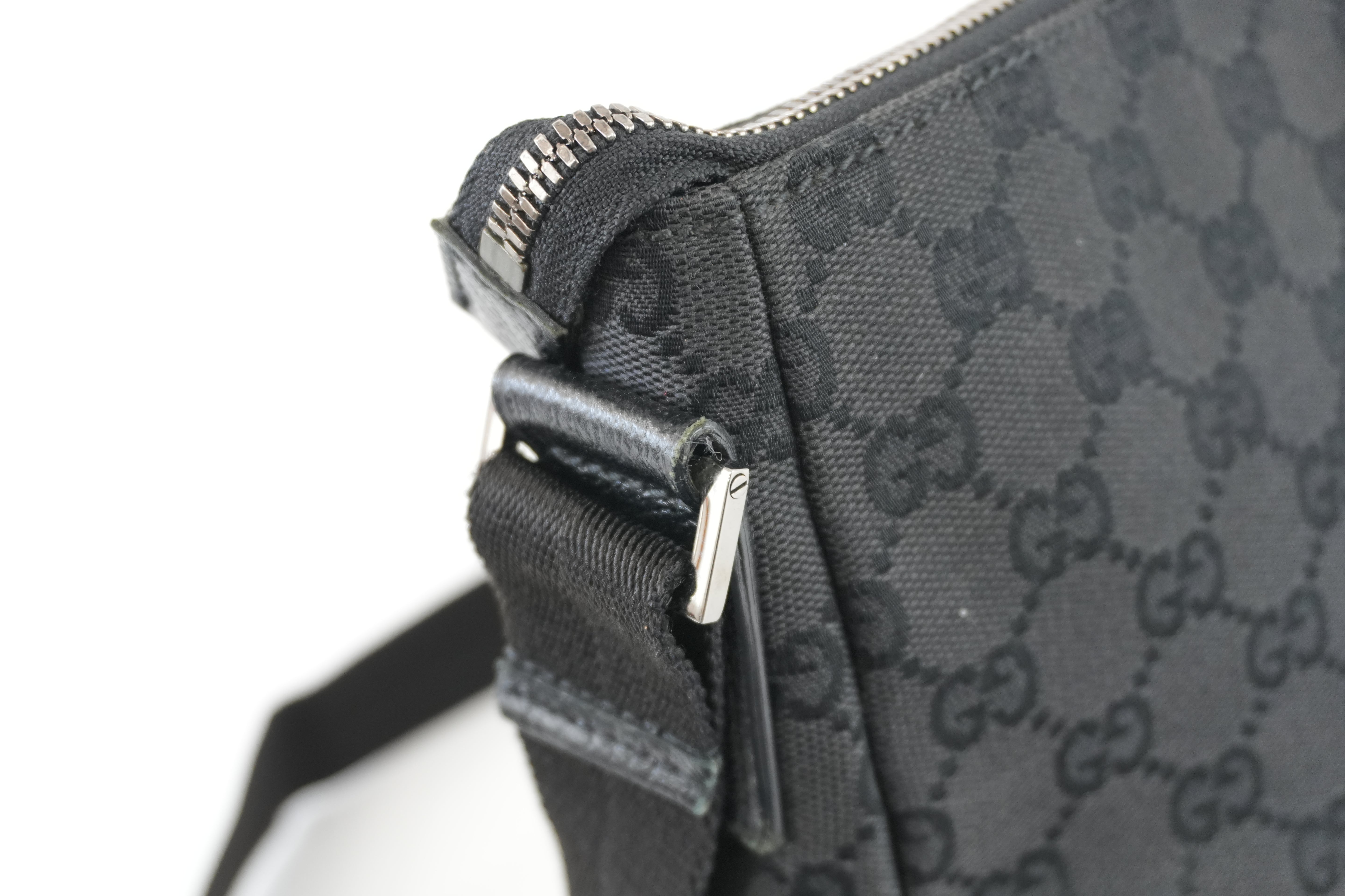 Gucci Shoulder Bag Black Canvas Used