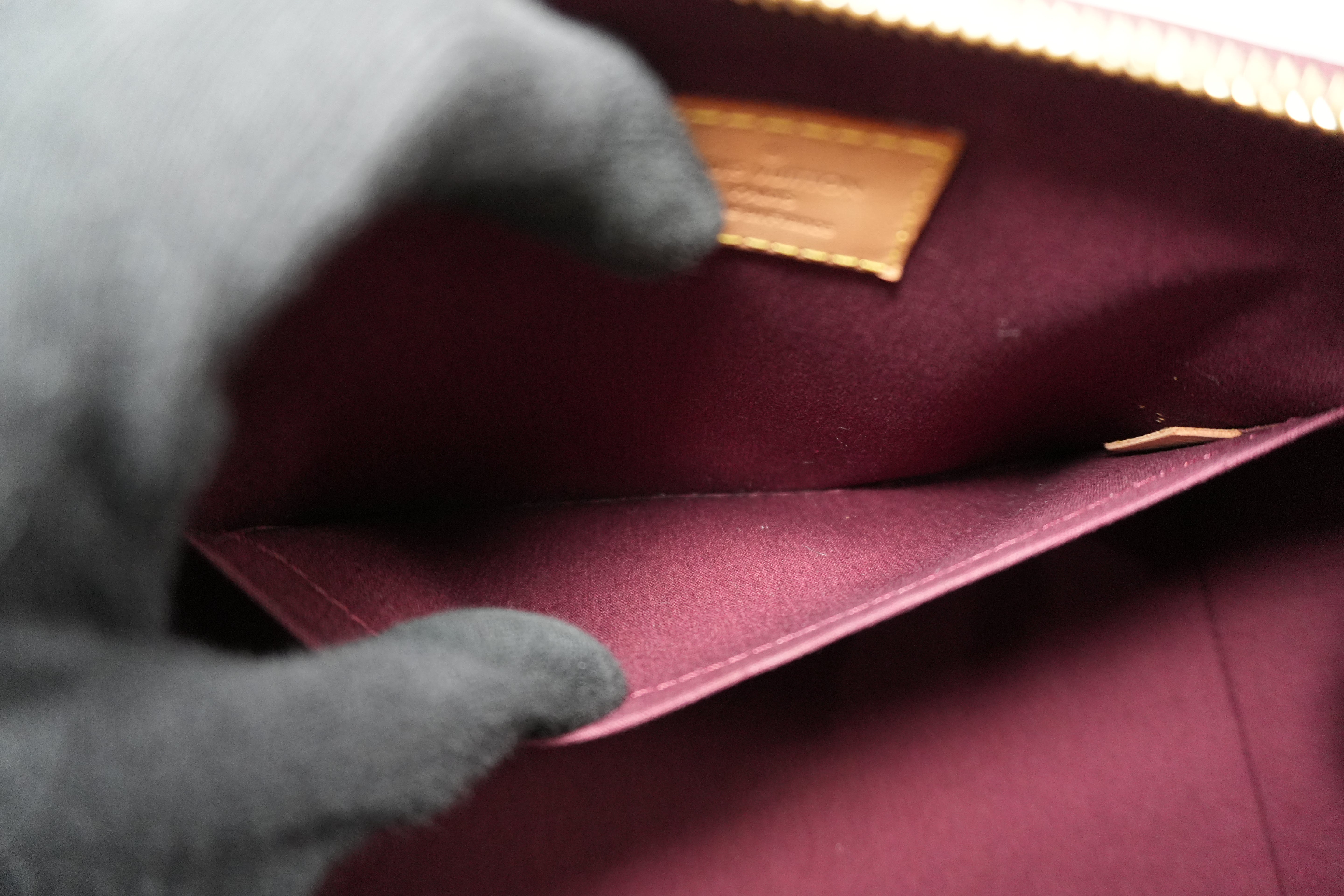 Pre-owned Louis Vuitton Vernis Sherwood PM Handbag Amarante