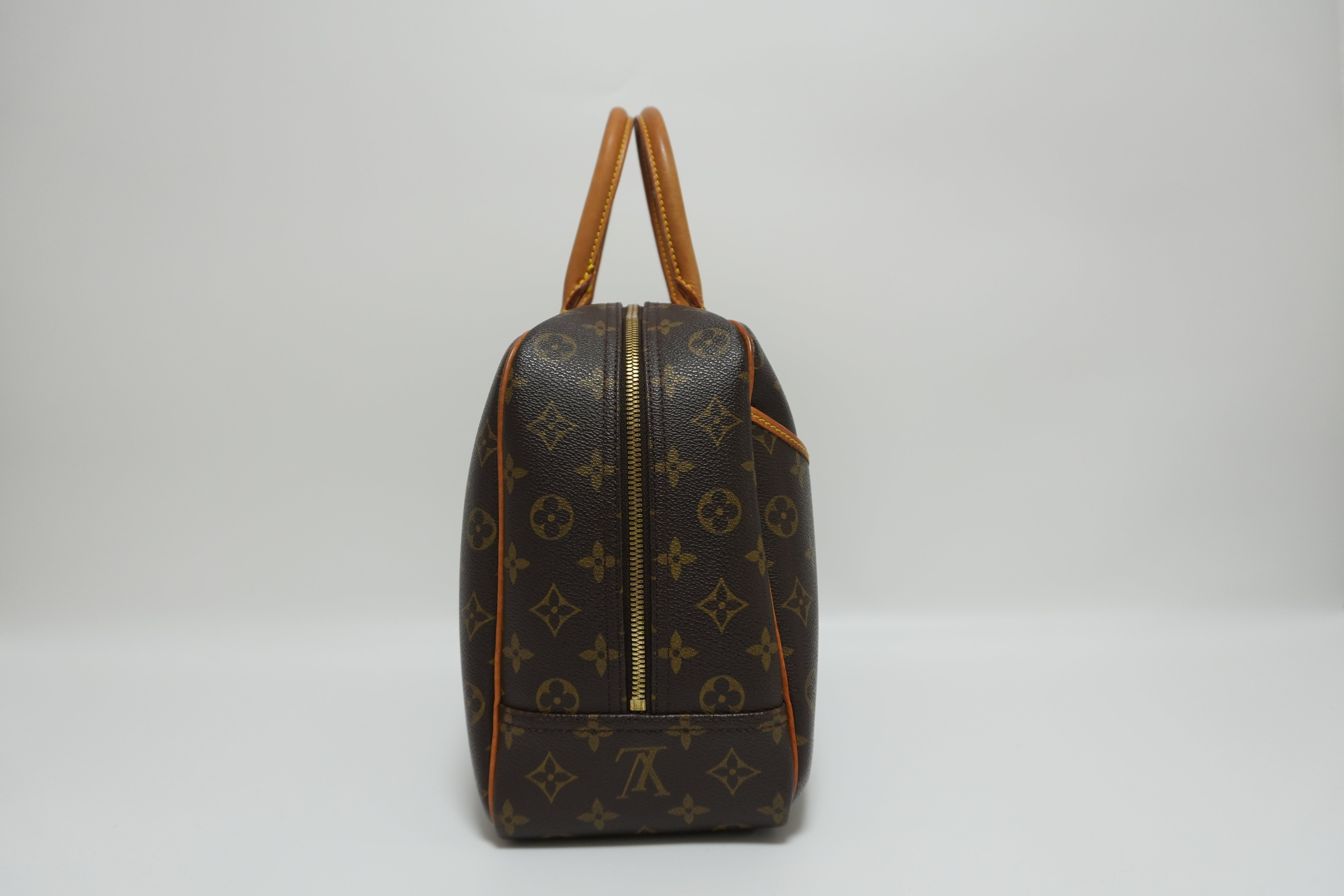 Louis Vuitton Deauville Handbag Used