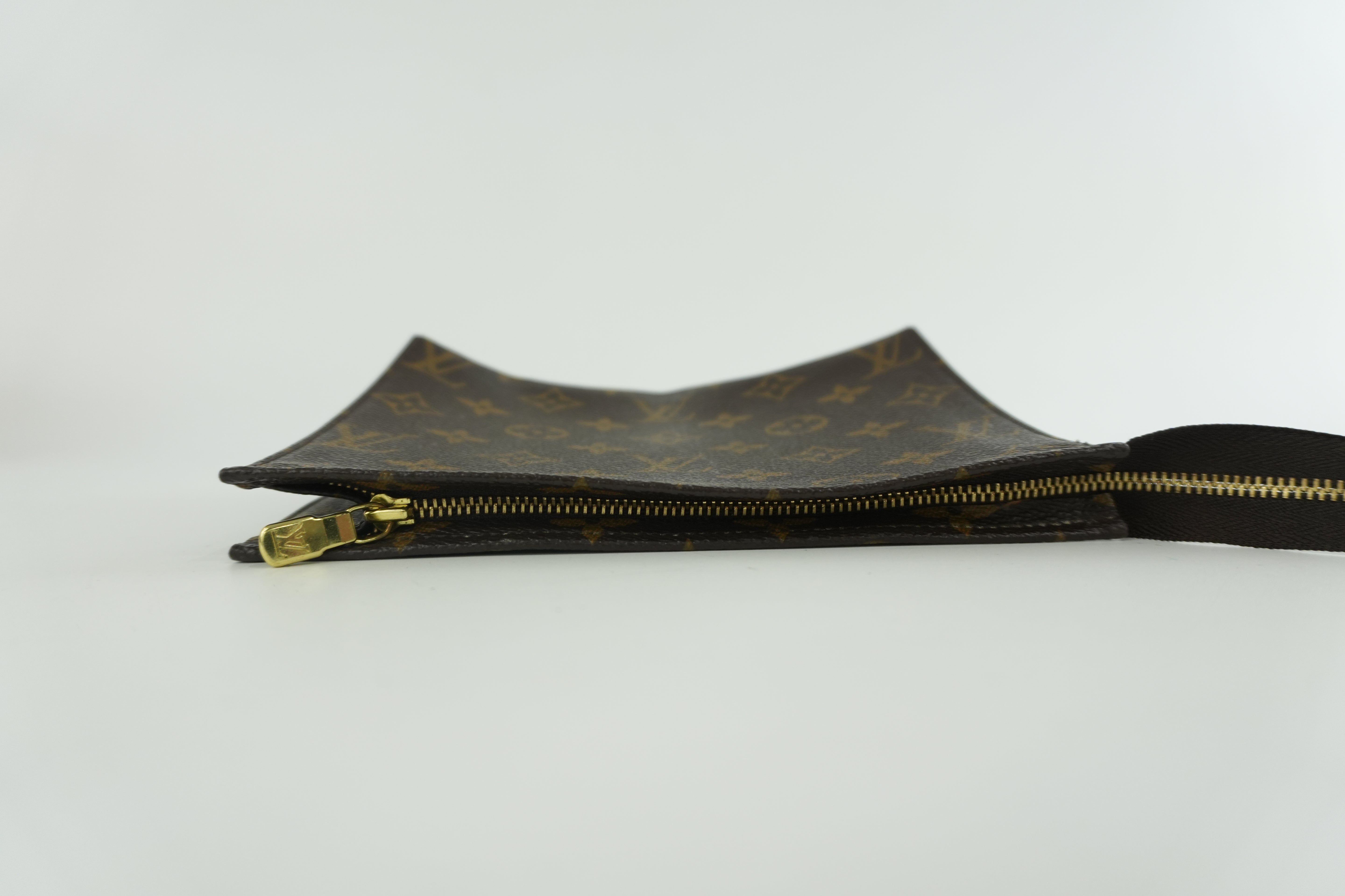 Louis Vuitton Monogram Toiletry 19 Pouch Used