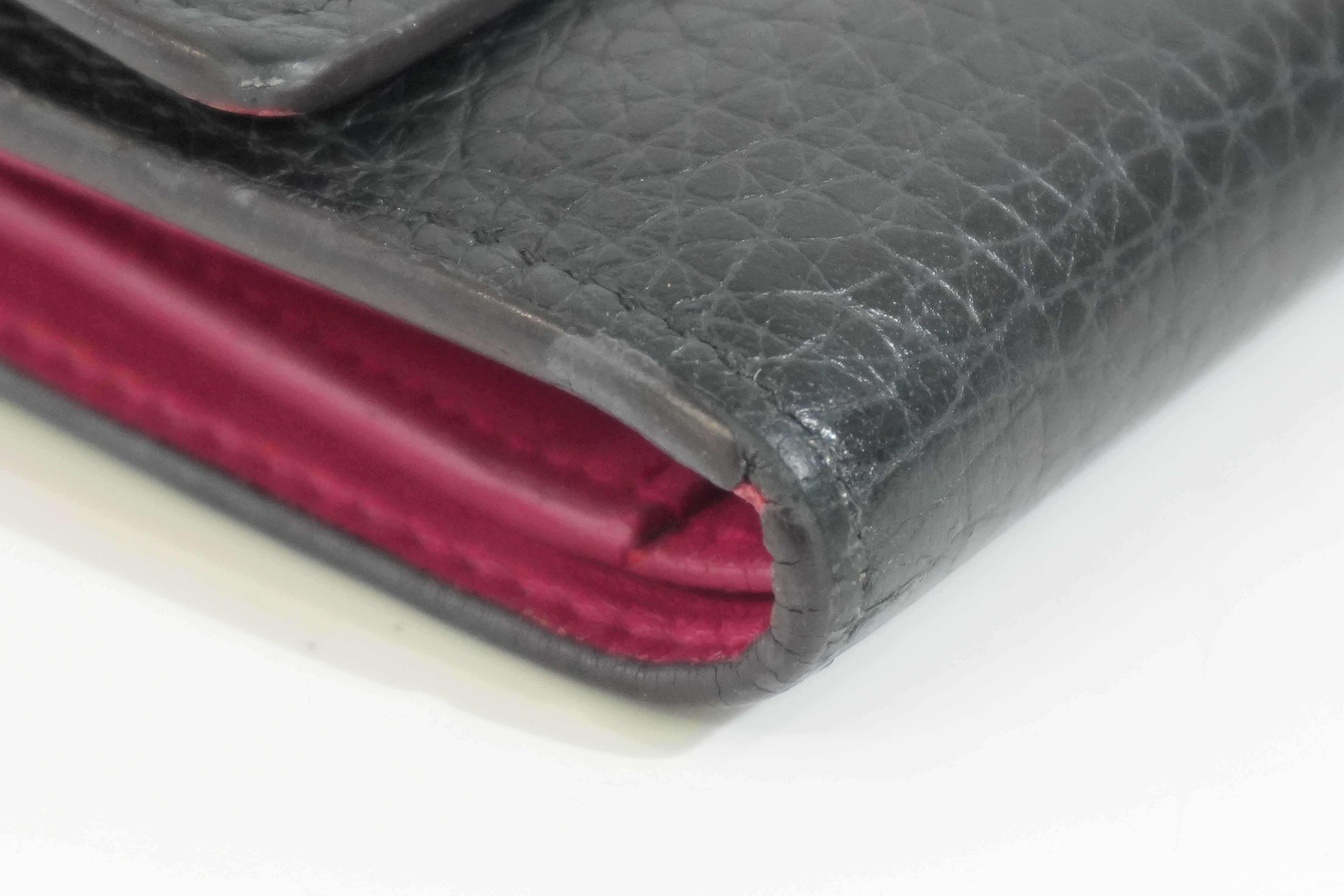 Pre-owned Louis Vuitton Capucine Compact Wallet Black