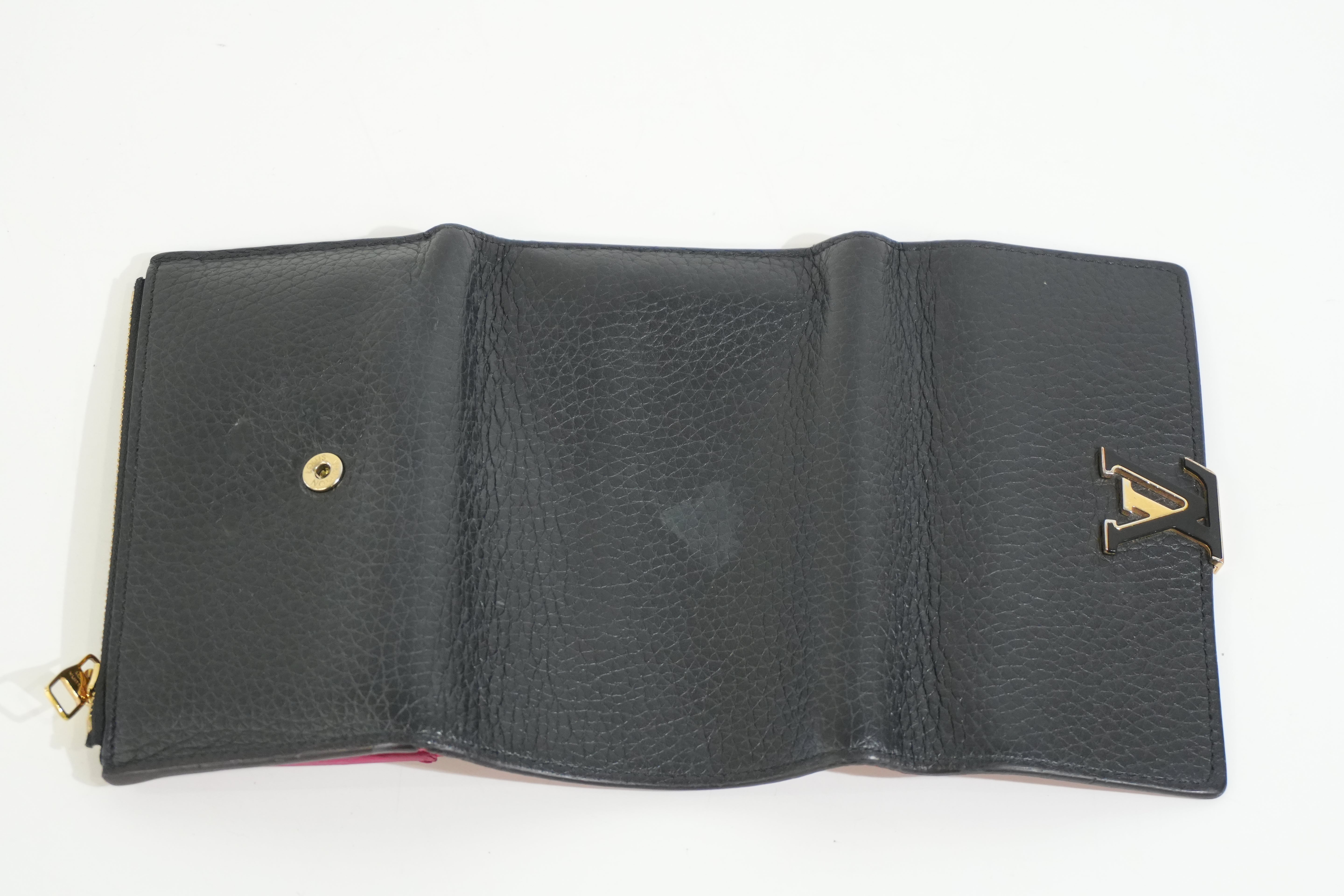 Pre-owned Louis Vuitton Capucine Compact Wallet Black
