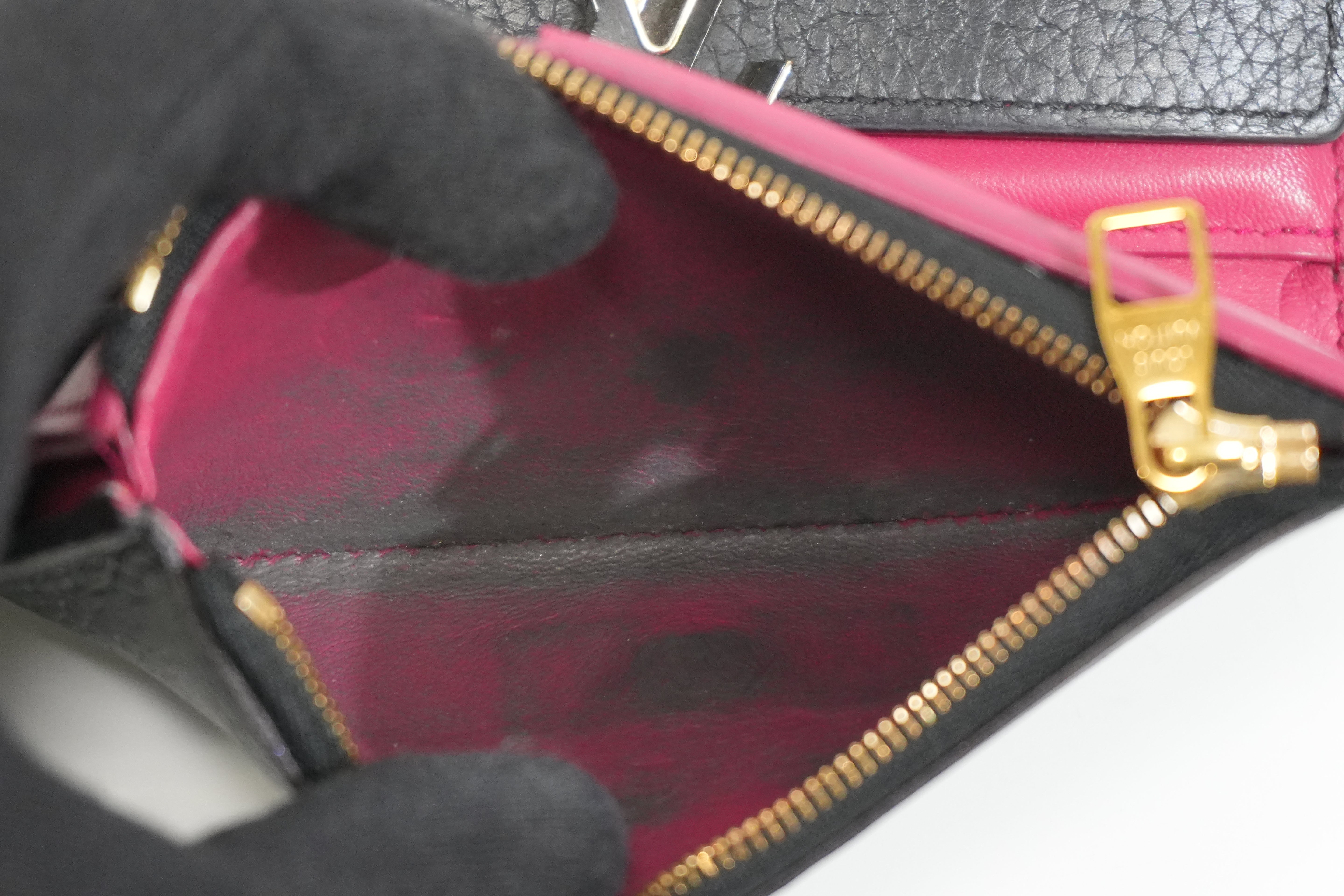 Pre-owned Louis Vuitton Capucine Compact Wallet Black