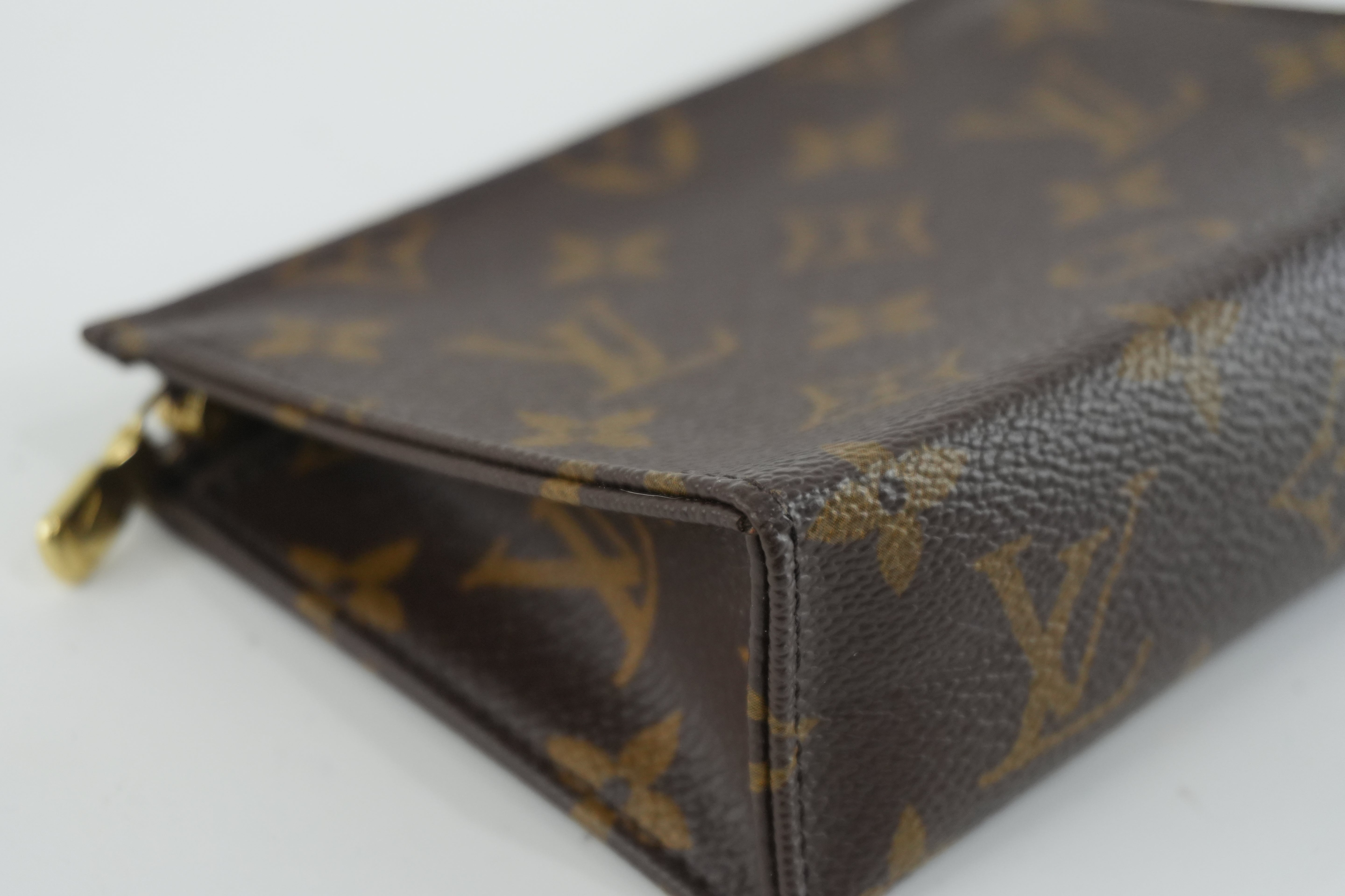 Pre-owned Louis Vuitton Monogram Toiletry 15 Pouch