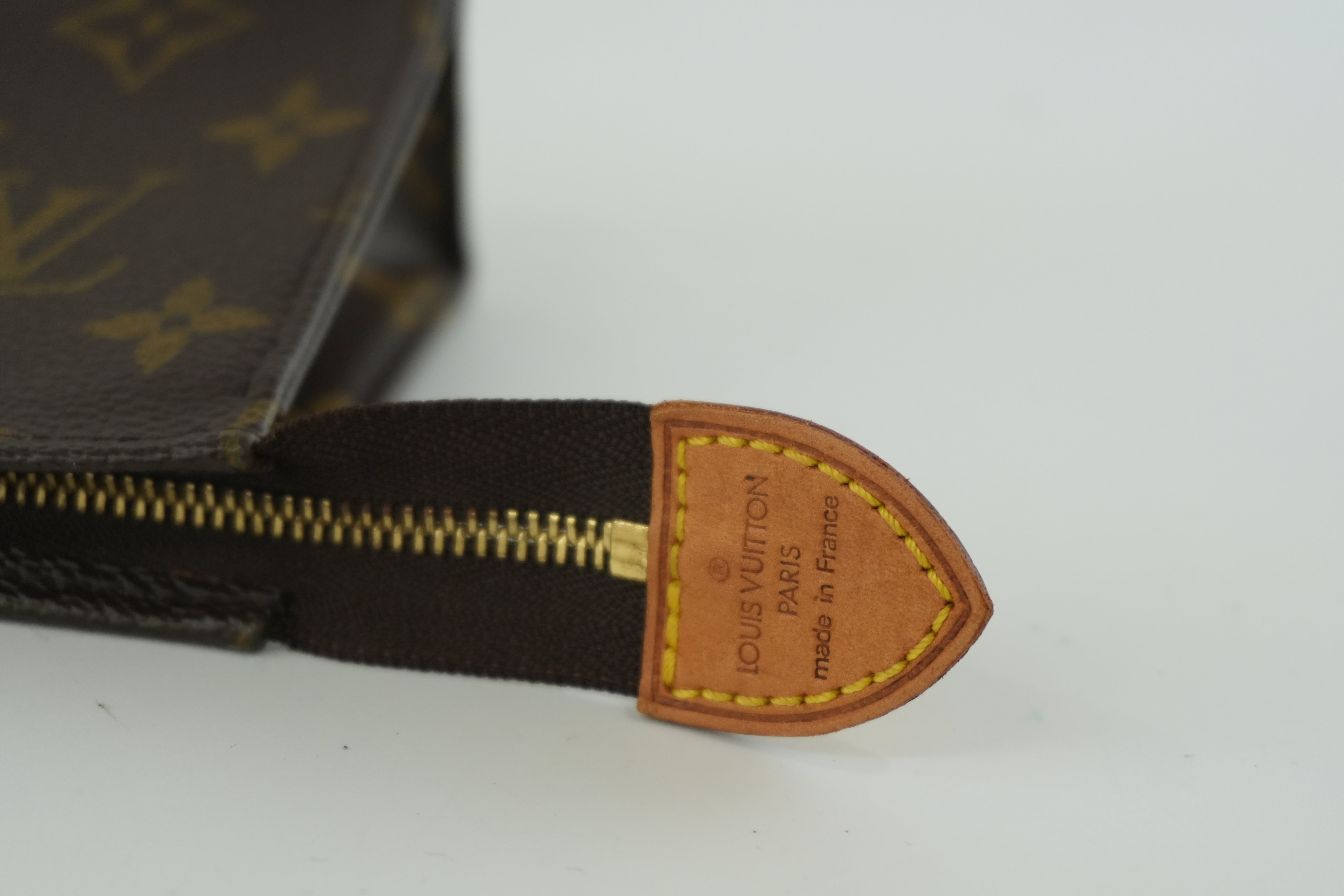 Pre-owned Louis Vuitton Monogram Toiletry 15 Pouch