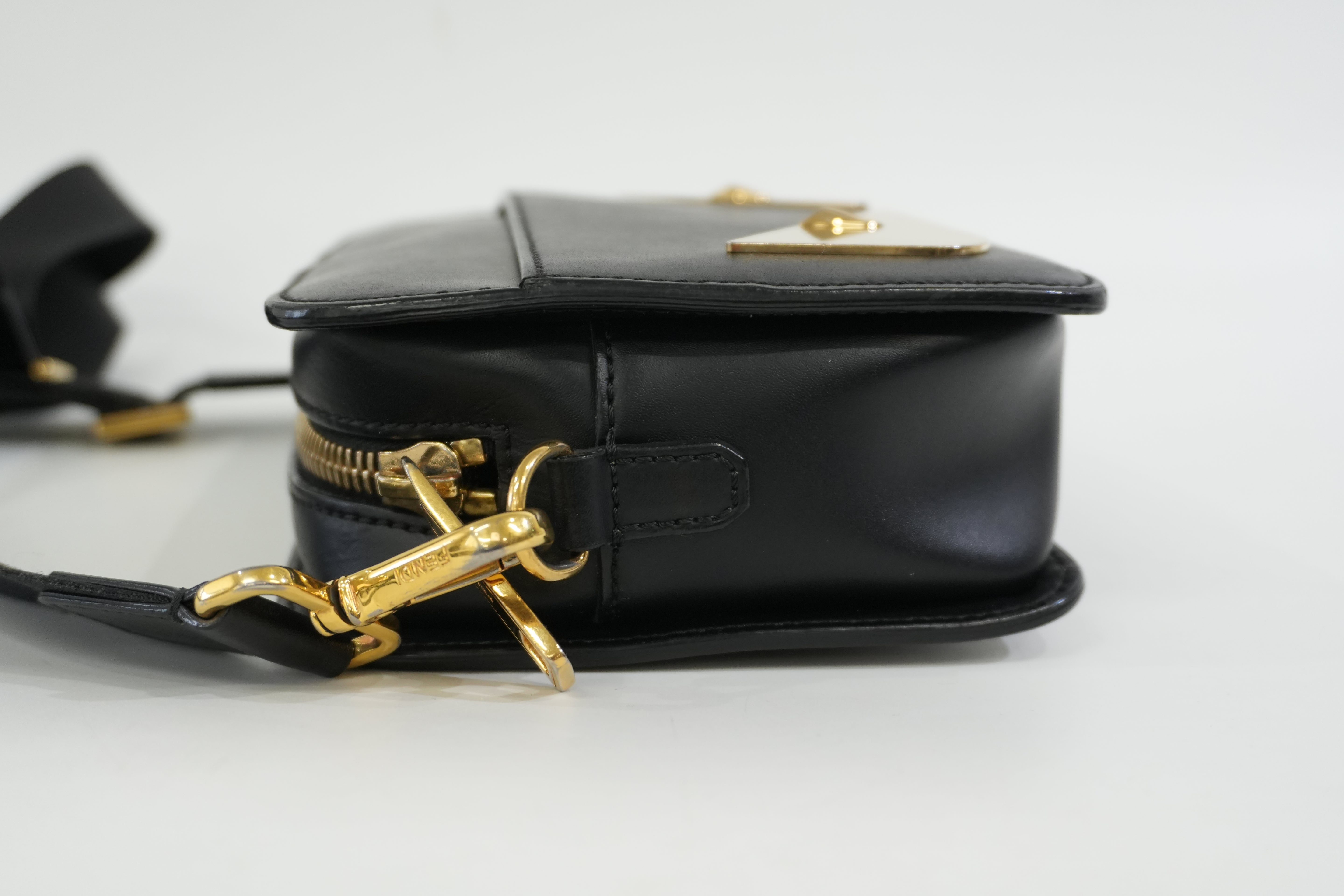 Pre-Owned Fendi Monster Eyes Camera Crossbody Bag Black