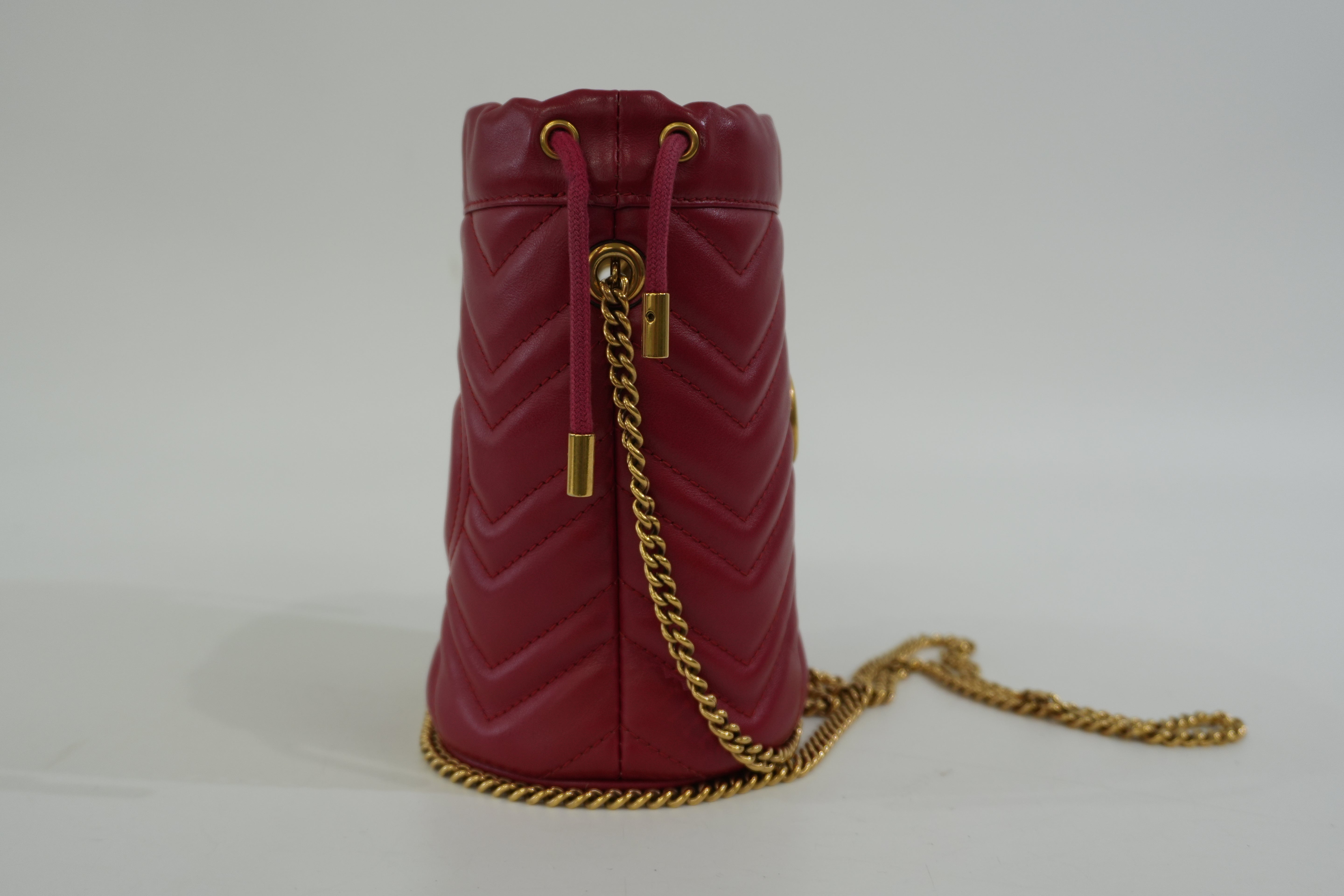 Pre-Owned Gucci Marmont Mini Bucket Crossbody Bag Red