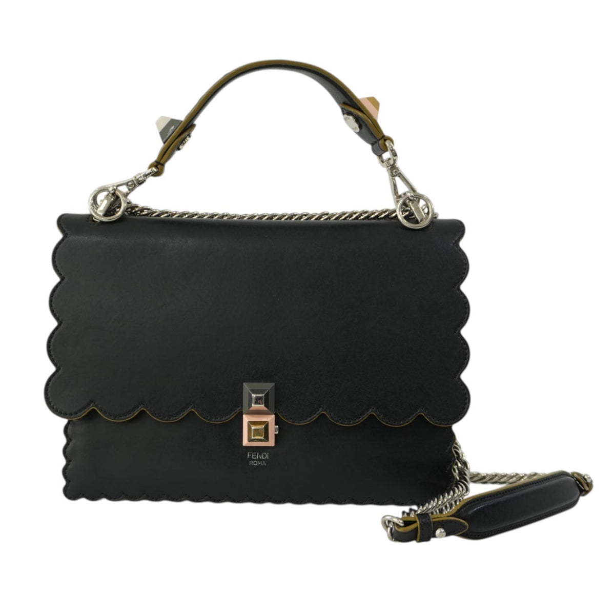 Pre-Owned Fendi Two-Way Scallop Shoulder Bag Black