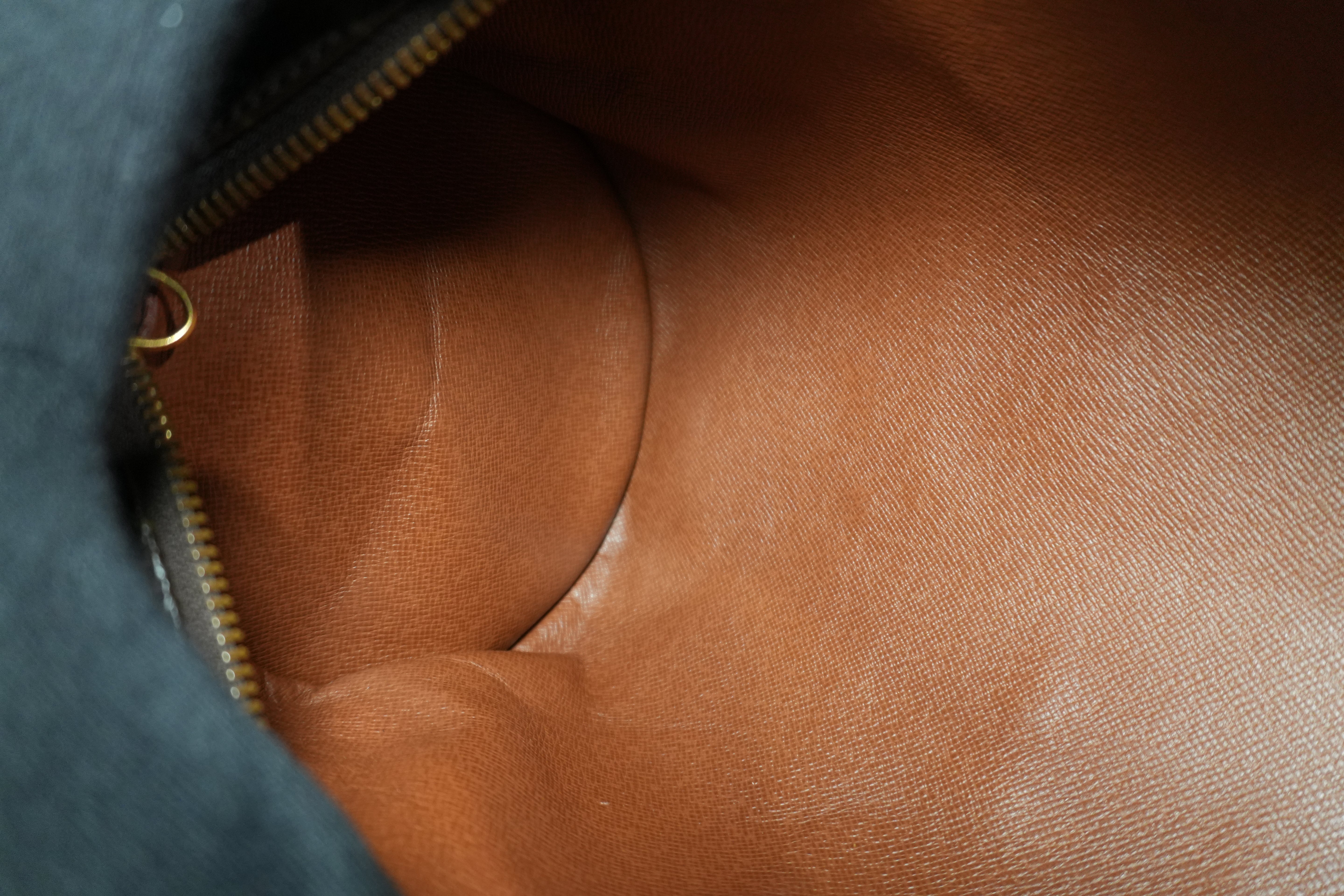 Pre-owned Louis Vuitton Monogram Papillon 30 Handbag