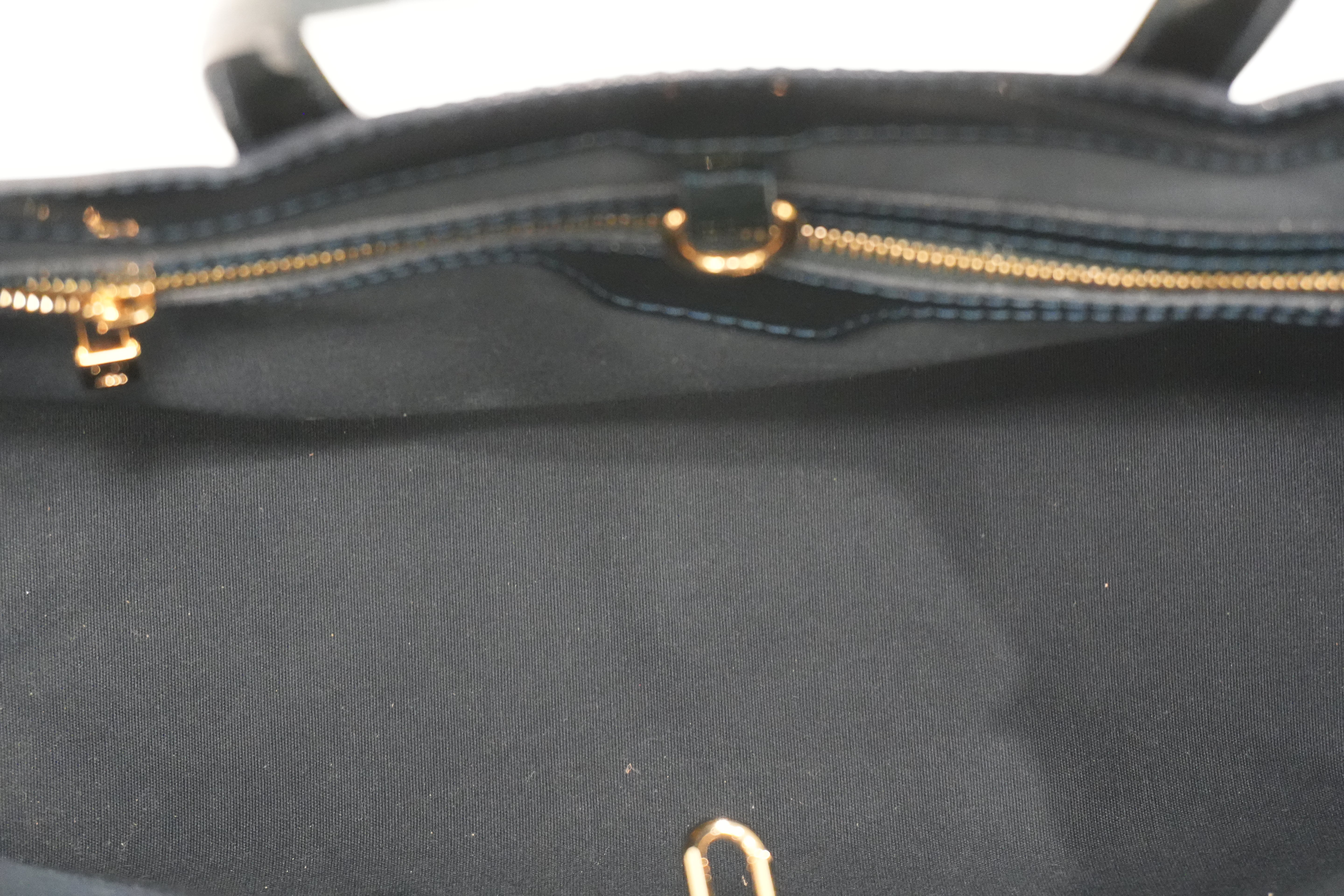 Pre-owned Louis Vuitton Vernis Wilshire PM Handbag Green