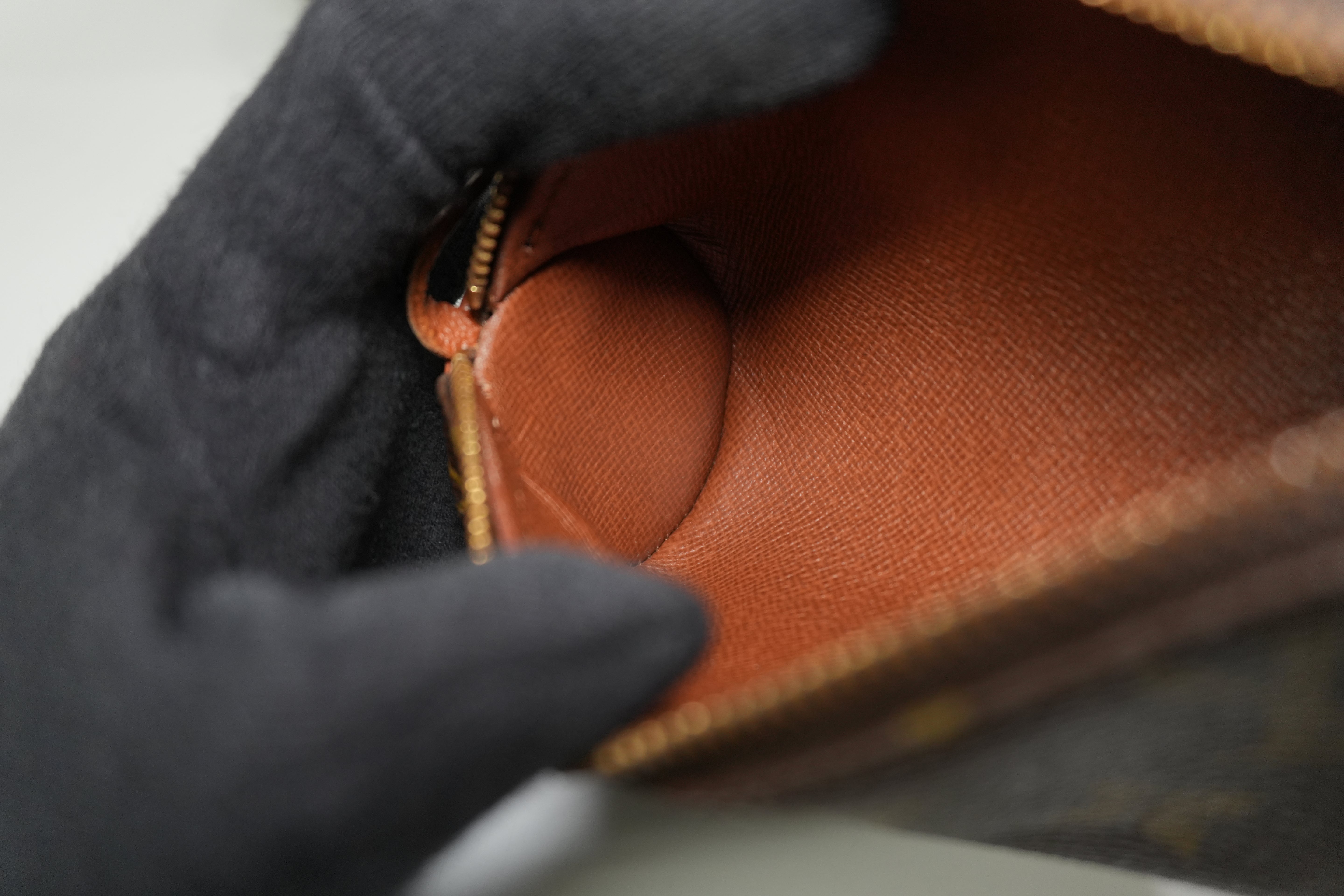 Pre-owned Louis Vuitton Monogram Papillon 30 Handbag