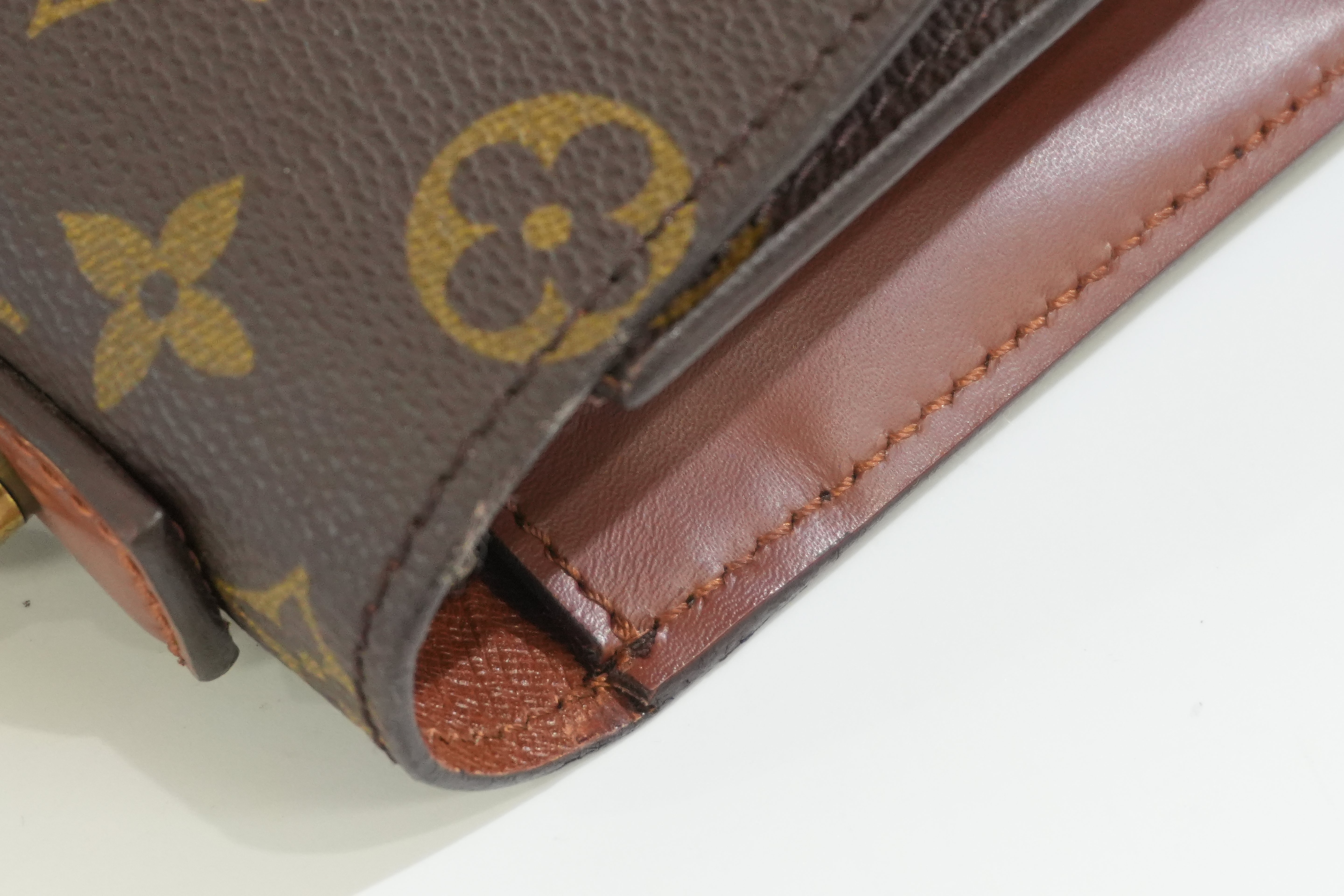 Pre-owned Louis Vuitton Monogram Monceau 26 Crossbody Bag