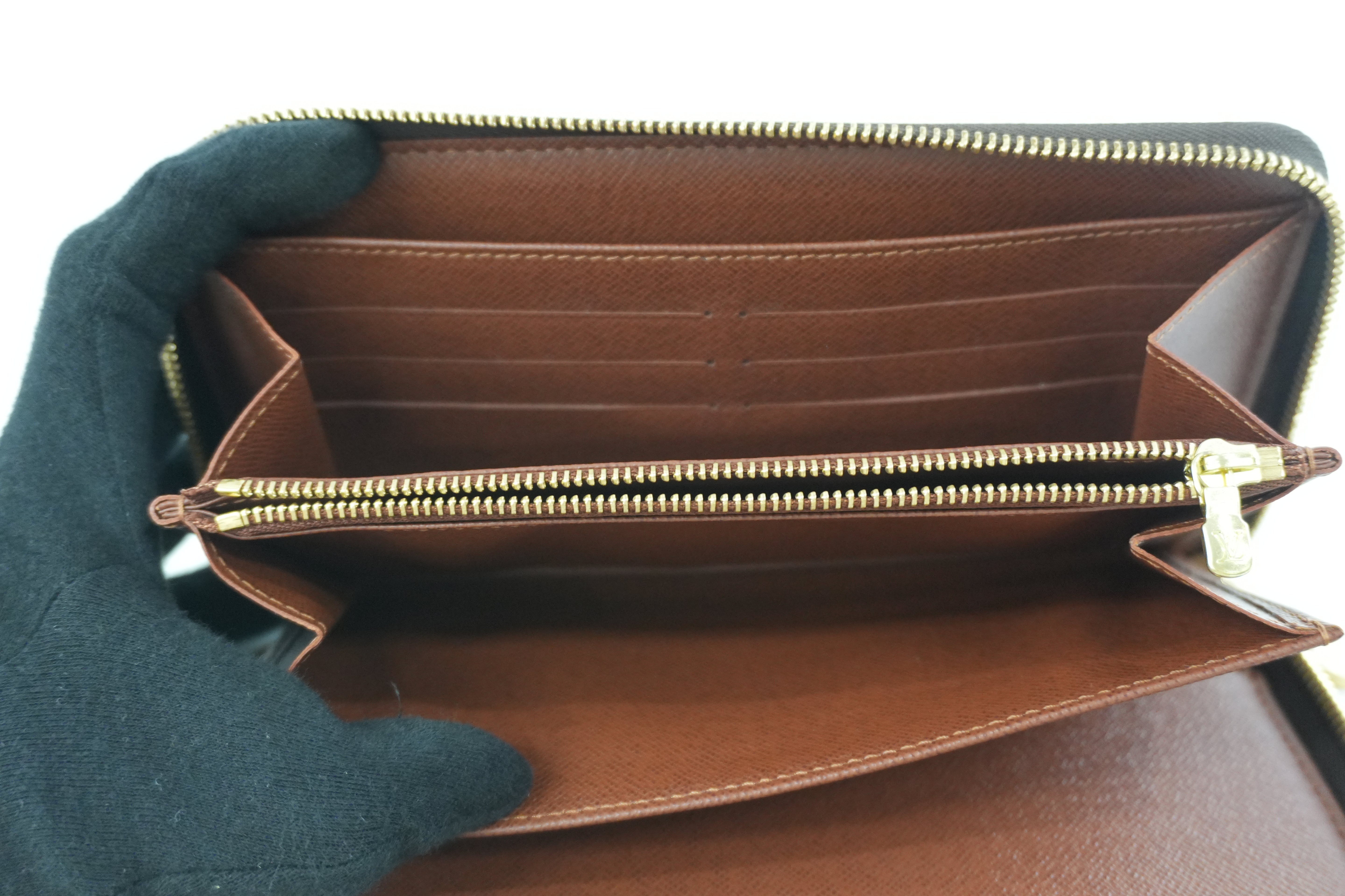 Pre-owned Louis Vuitton Monogram Zippy Organizer