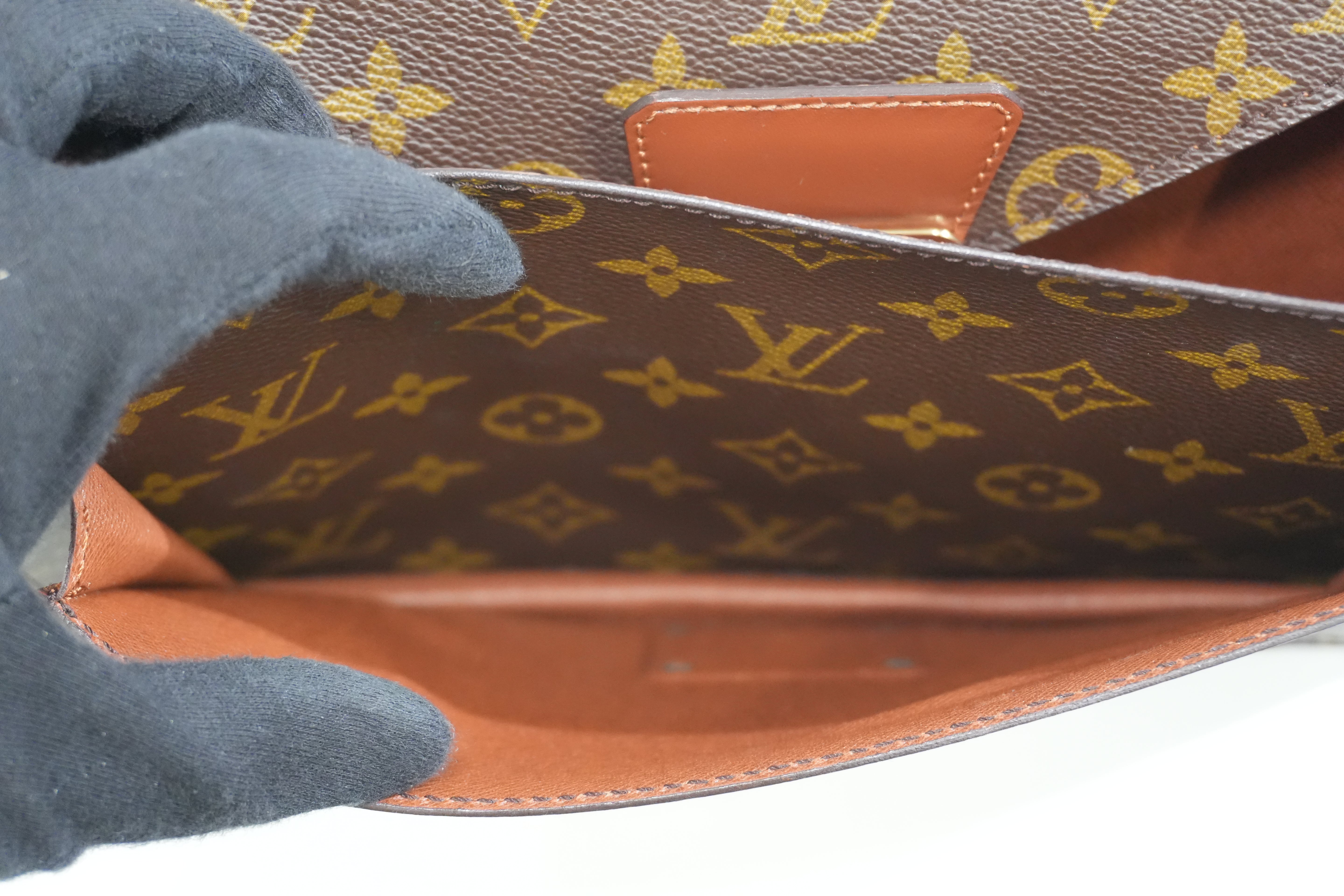 Pre-owned Louis Vuitton Monogram Monceau 26 Crossbody Bag