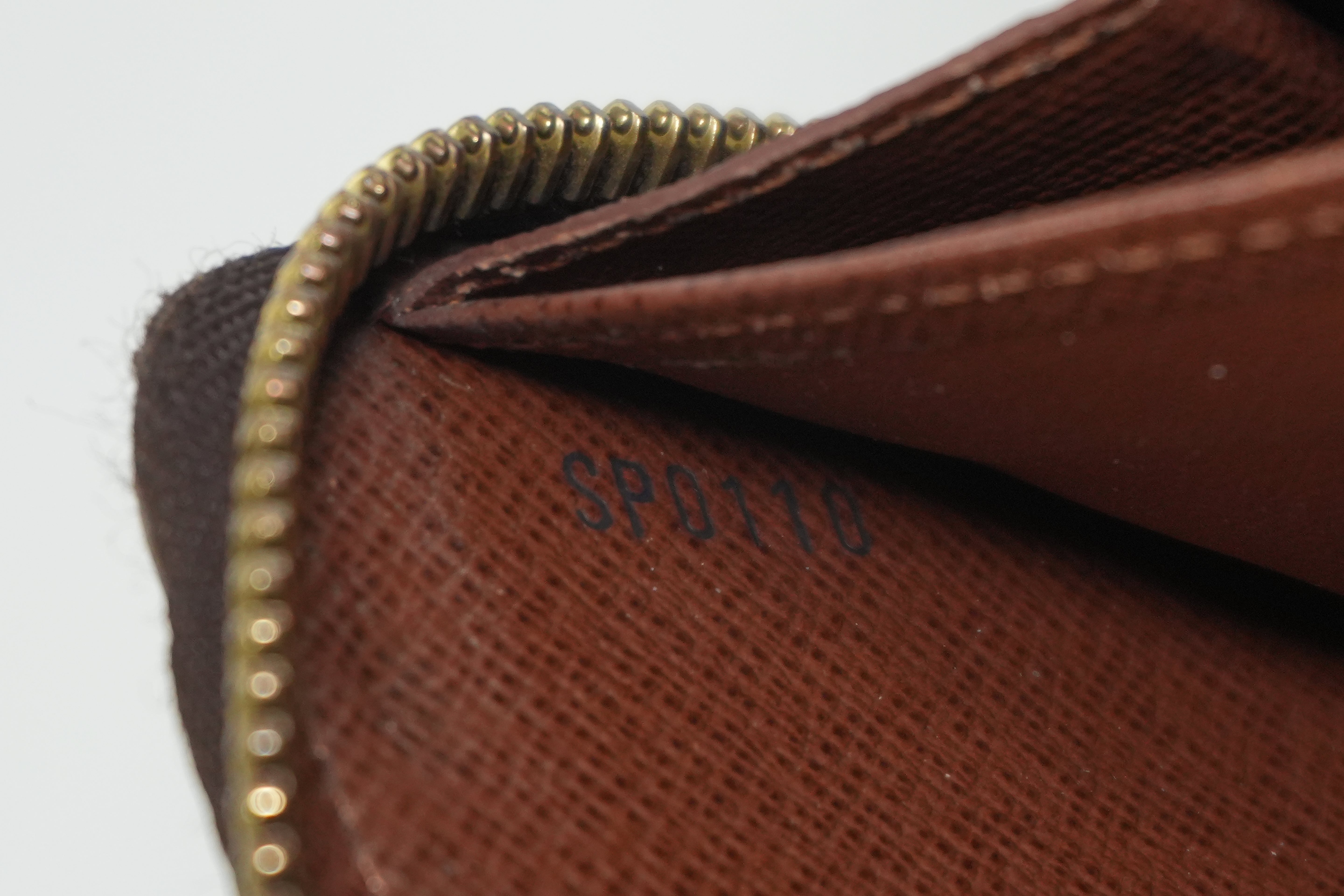 Pre-owned Louis Vuitton Monogram Zippy Wallet