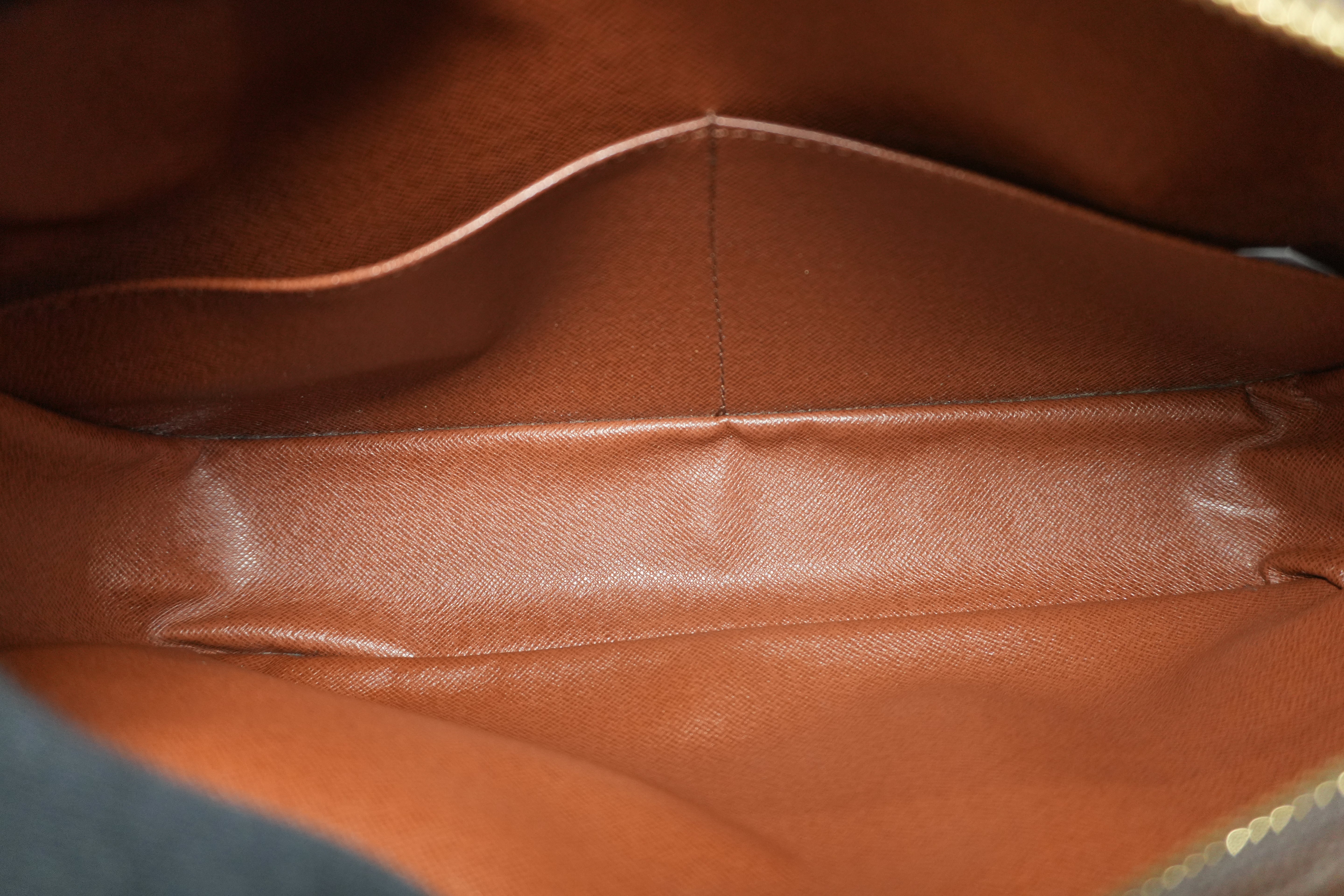 Pre-owned Louis Vuitton Monogram Compiegne 28 Clutch Bag