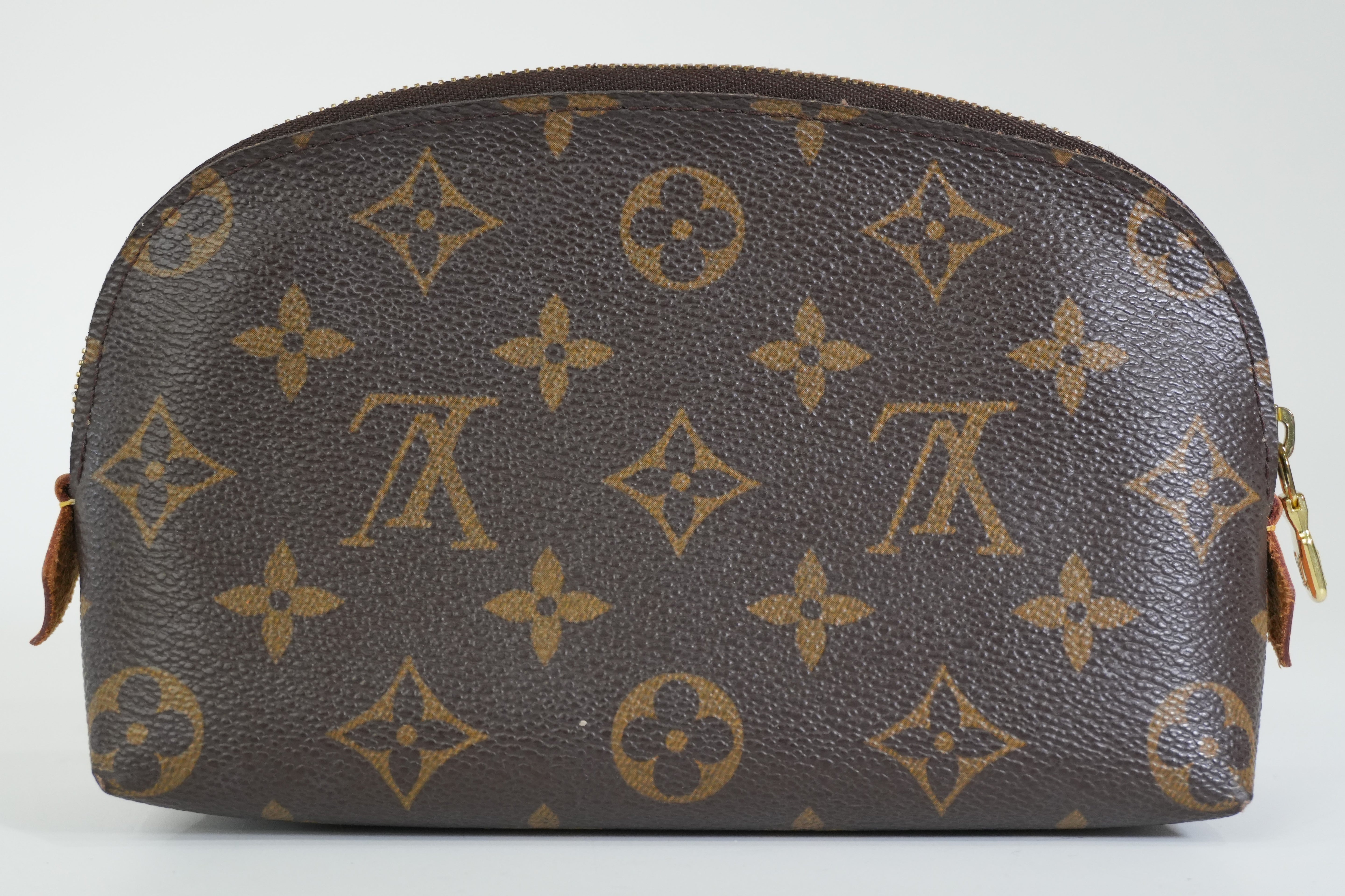 Pre-owned Louis Vuitton Monogram Cosmetic Pouch